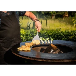 Forged BBQ Plancha Spatula Olijfhout