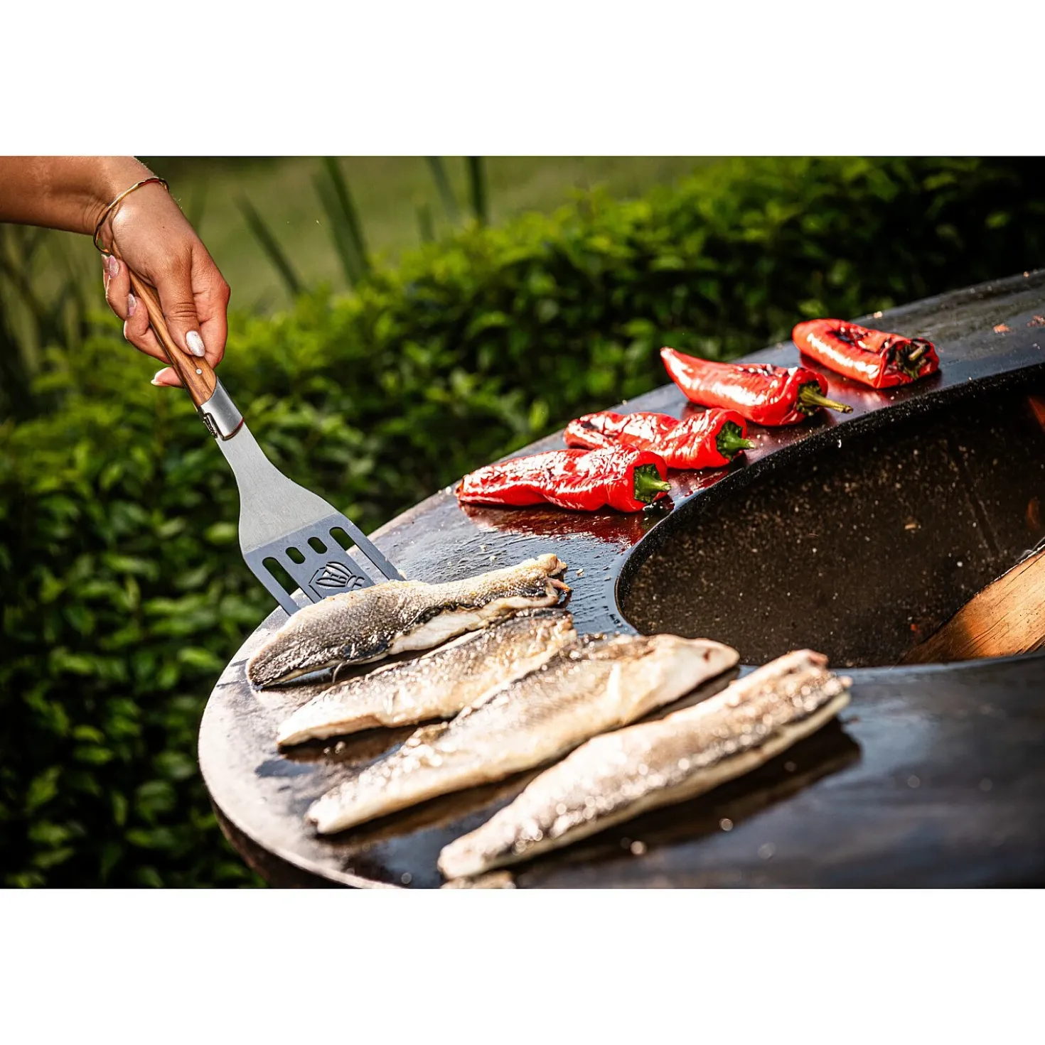 Forged BBQ Spatula Olijfhout