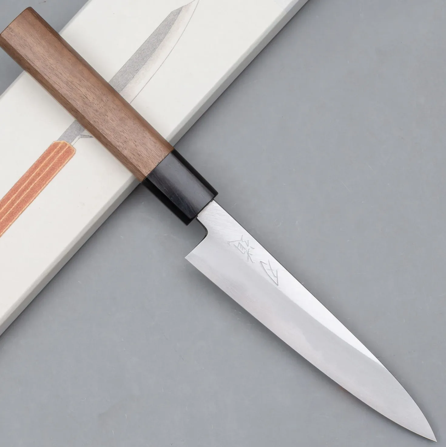 Hado Shiro Petty