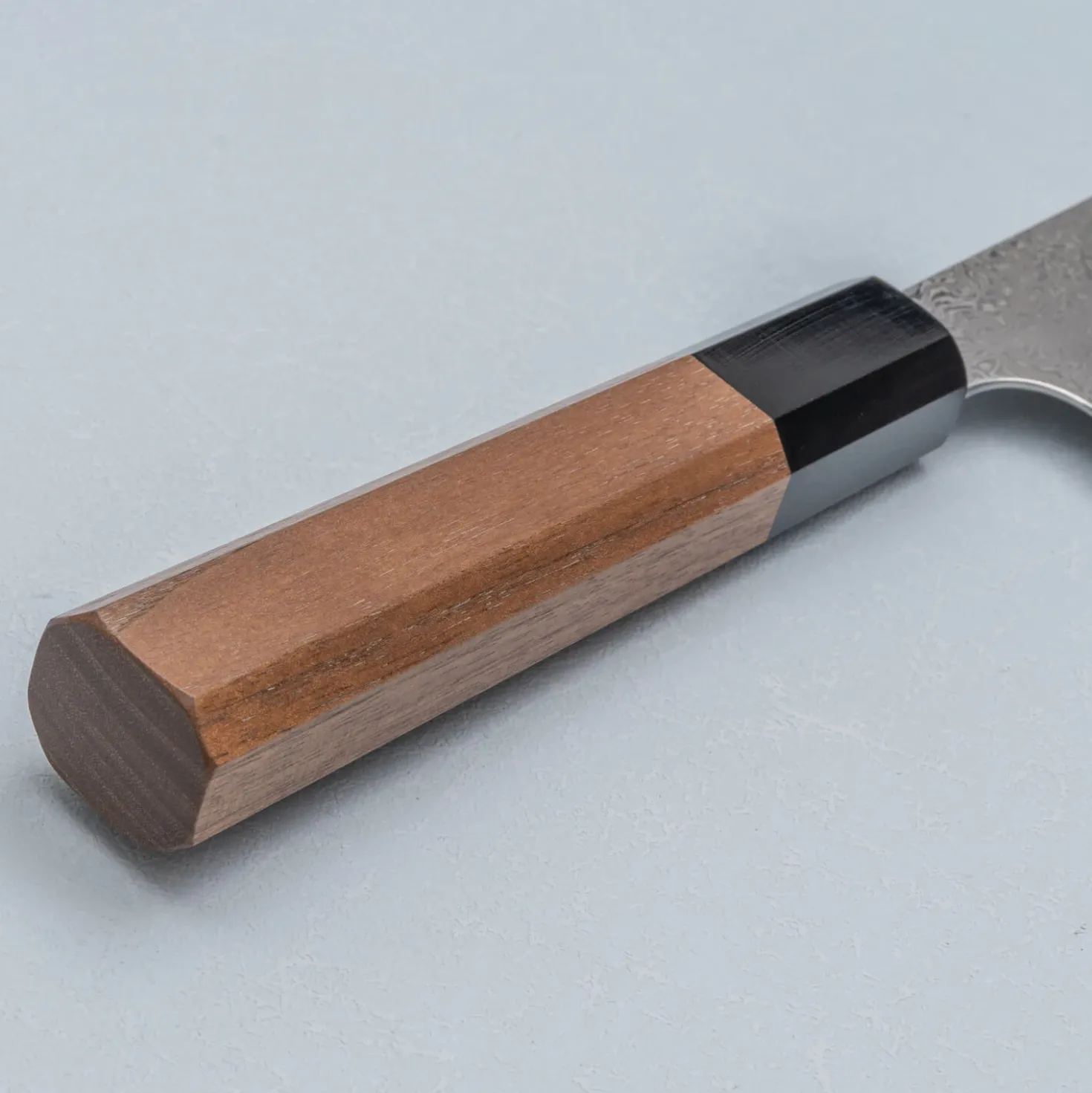 Hatsukokoro Ginyo Ginsan Damast Santoku 18 cm