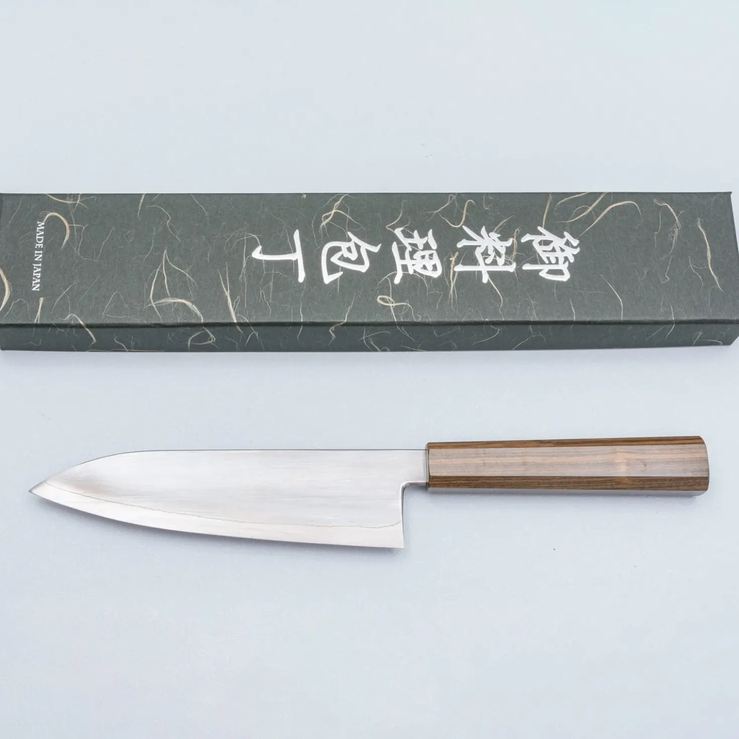 Hatsukokoro Hayabusa Ginsan Bubinga Santoku 17 cm