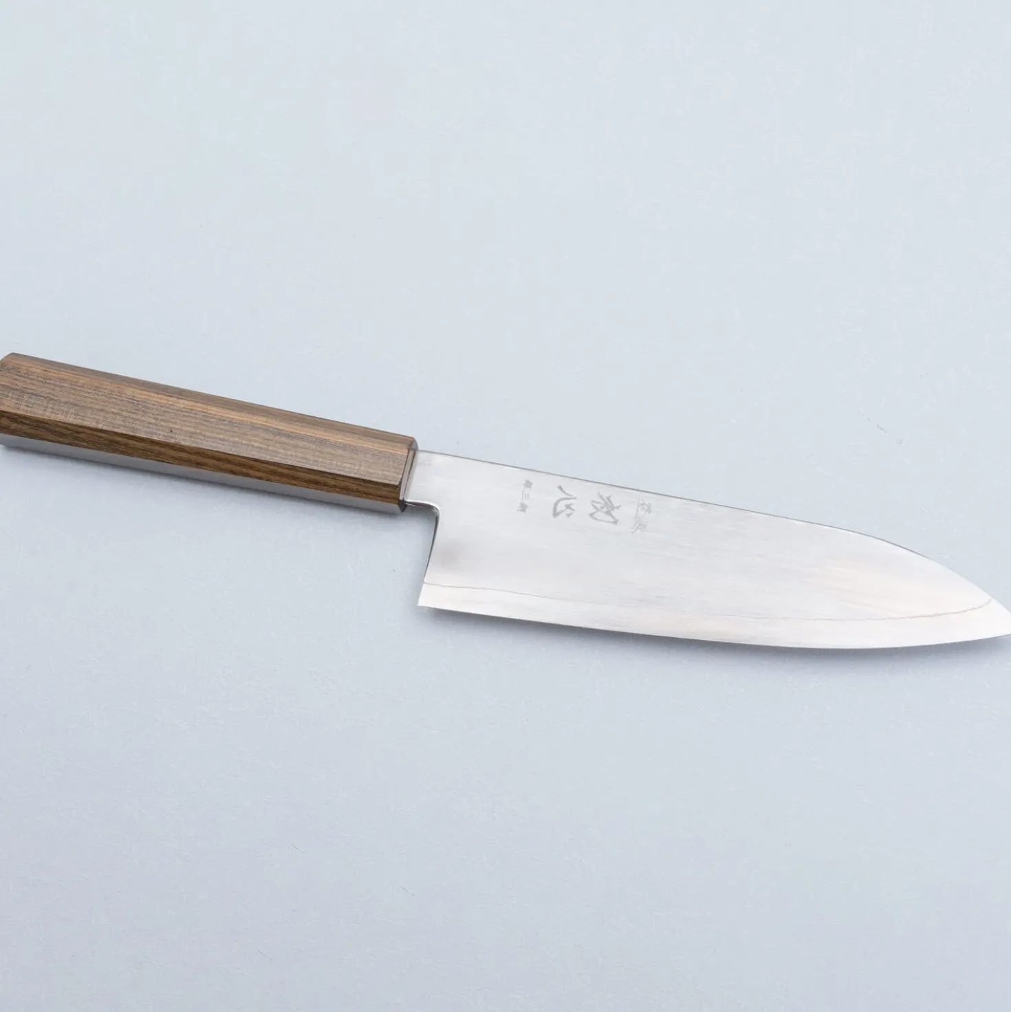 Hatsukokoro Hayabusa Ginsan Bubinga Santoku 17 cm