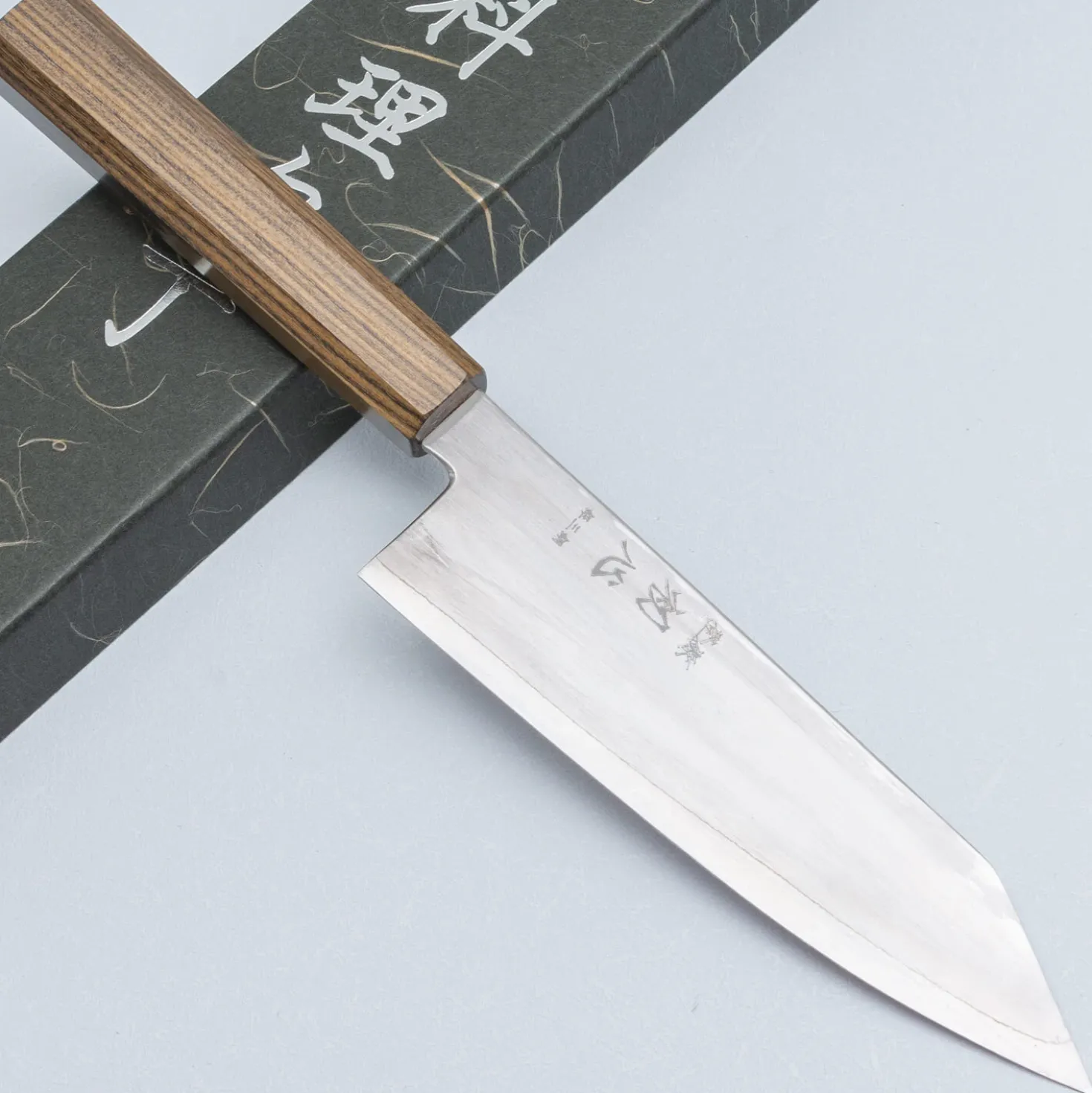 Hatsukokoro Hayabusa Ginsan Bubinga Bunka 17 cm