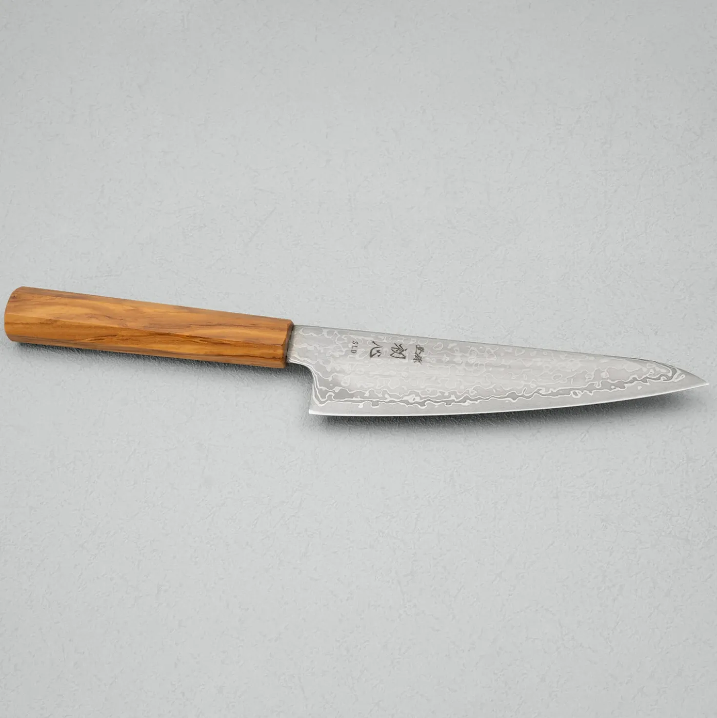 Hatsukokoro Hikari SLD Damast Olive Ko-Santoku 15 cm