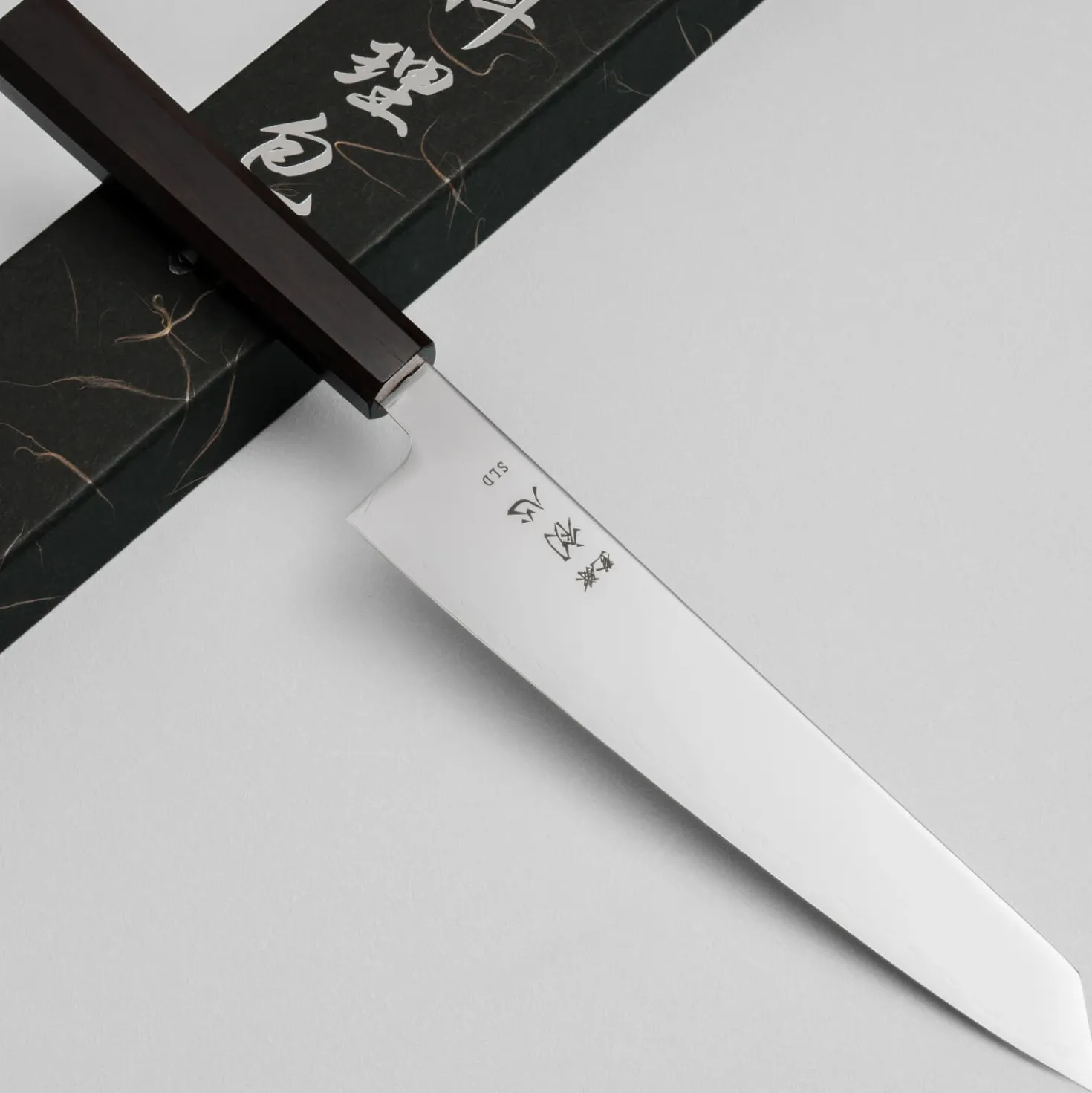 Hatsukokoro Hikari SLD Ebony Kiritsuke 20.5 cm