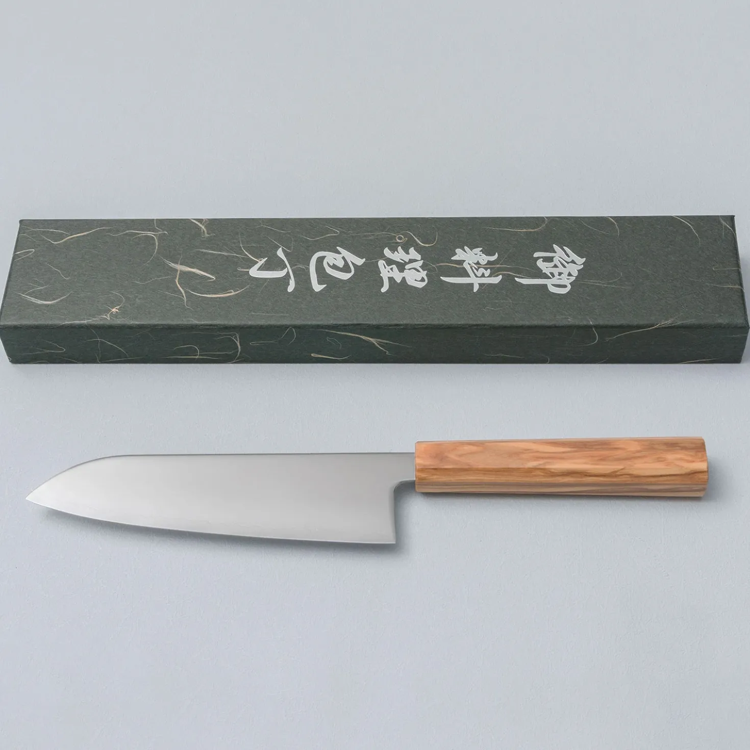 Hatsukokoro Hikari SLD Olive Santoku 17 cm
