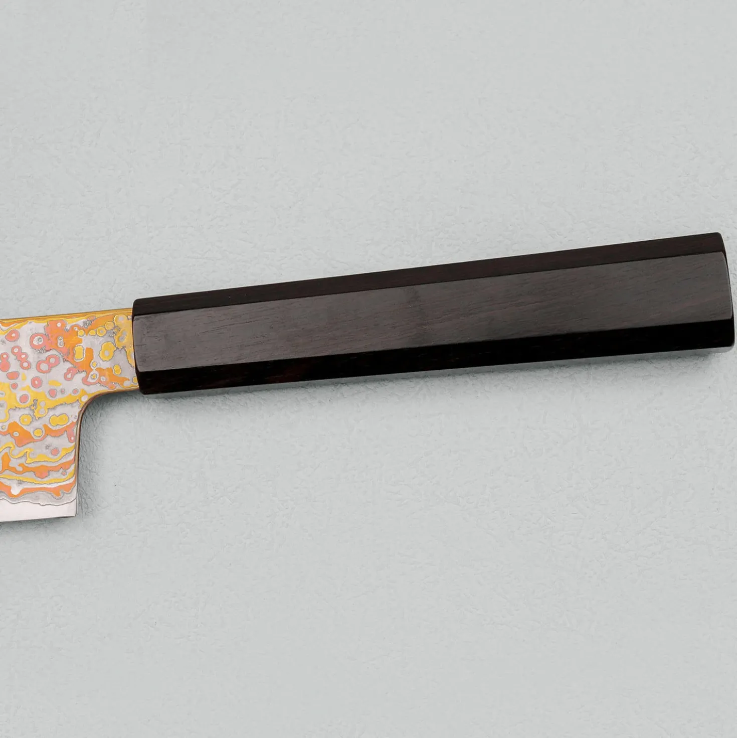 Hatsukokoro Kujaku V-Toku 2 Rainbow Damast Santoku
