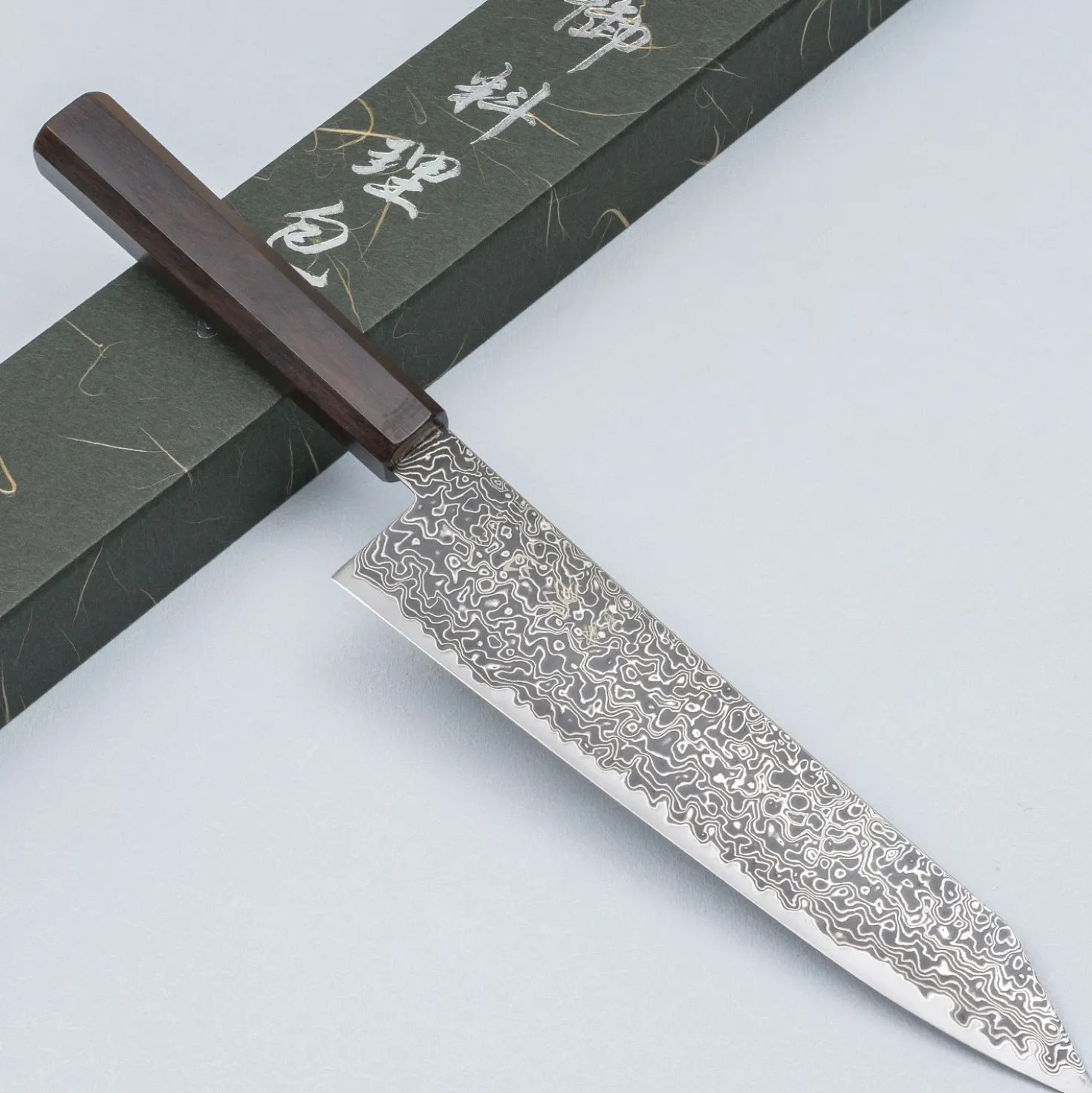 Hatsukokoro Ryuhyo Kurozome SG2 Damast Kiritsuke 21 cm