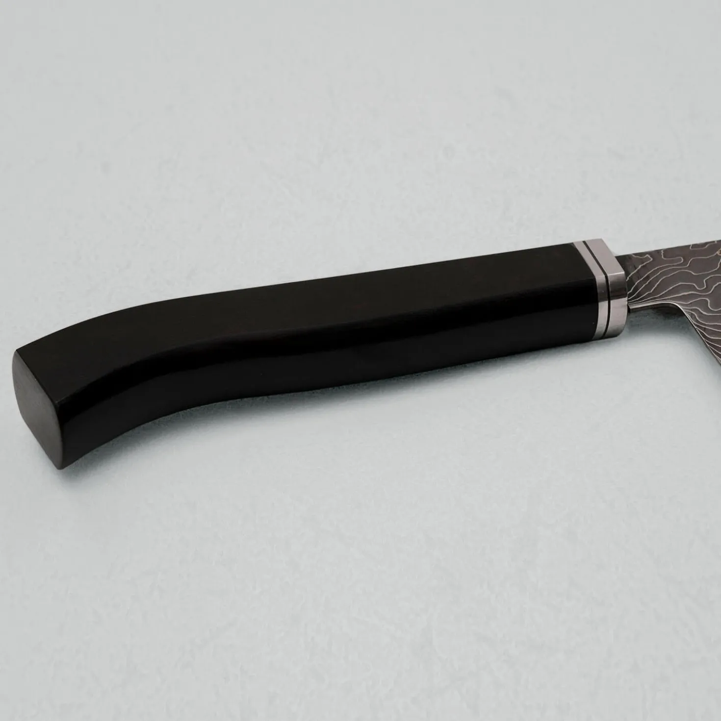 Hatsukokoro Ryuhyo Kurozome SG2 Damast Curved Ebony Bunka 18 cm