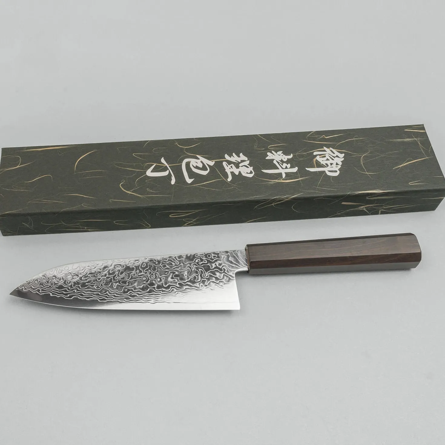 Hatsukokoro Ryuhyo SG2 Damast Ebony Santoku 18 cm