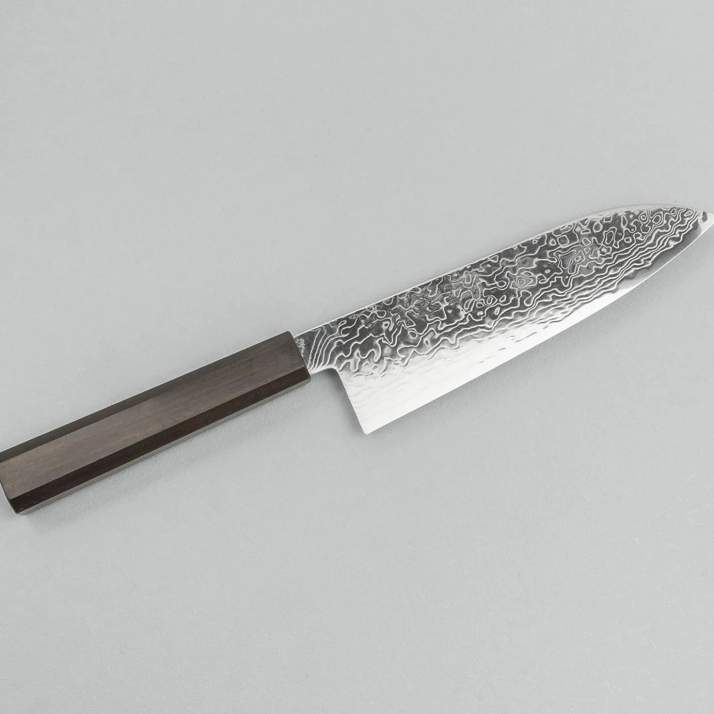 Hatsukokoro Ryuhyo SG2 Damast Ebony Santoku 18 cm