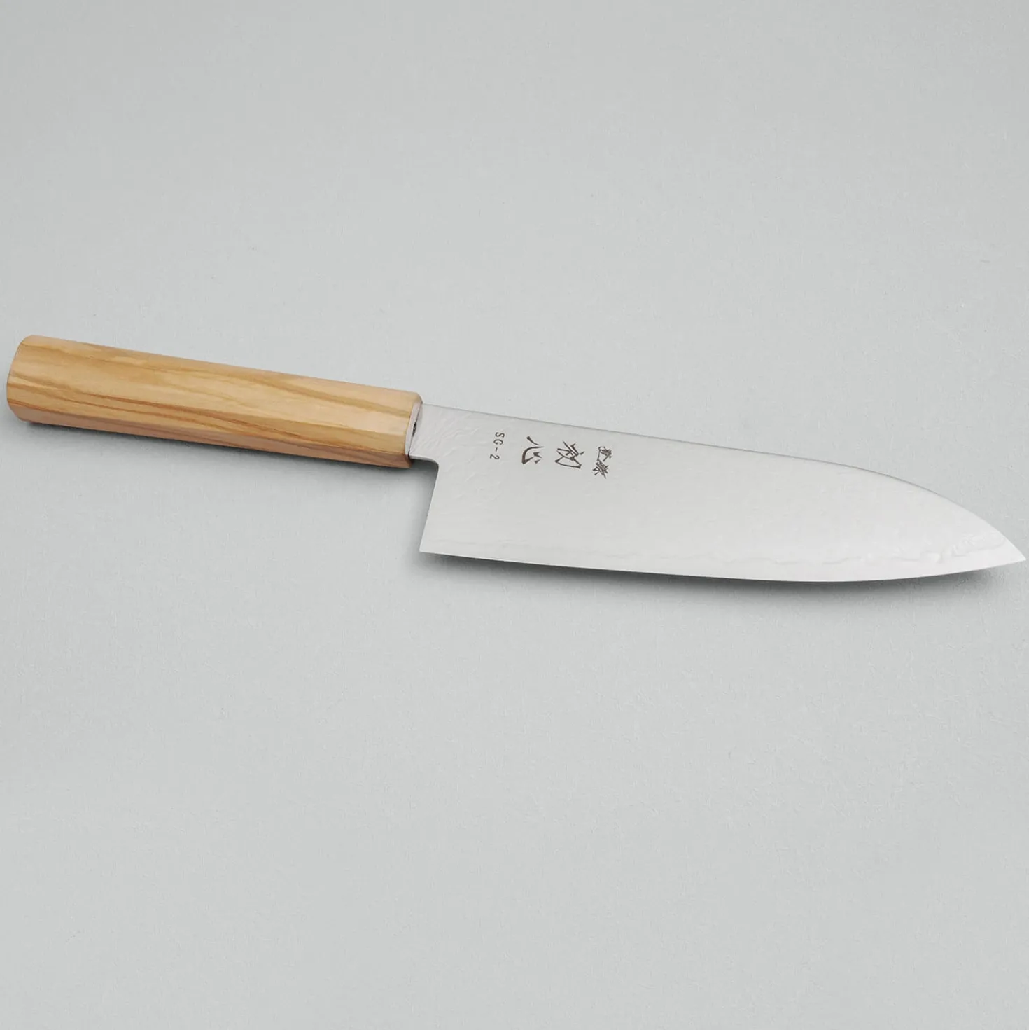 Hatsukokoro Ryuhyo SG2 Damast Olive Santoku 18 cm