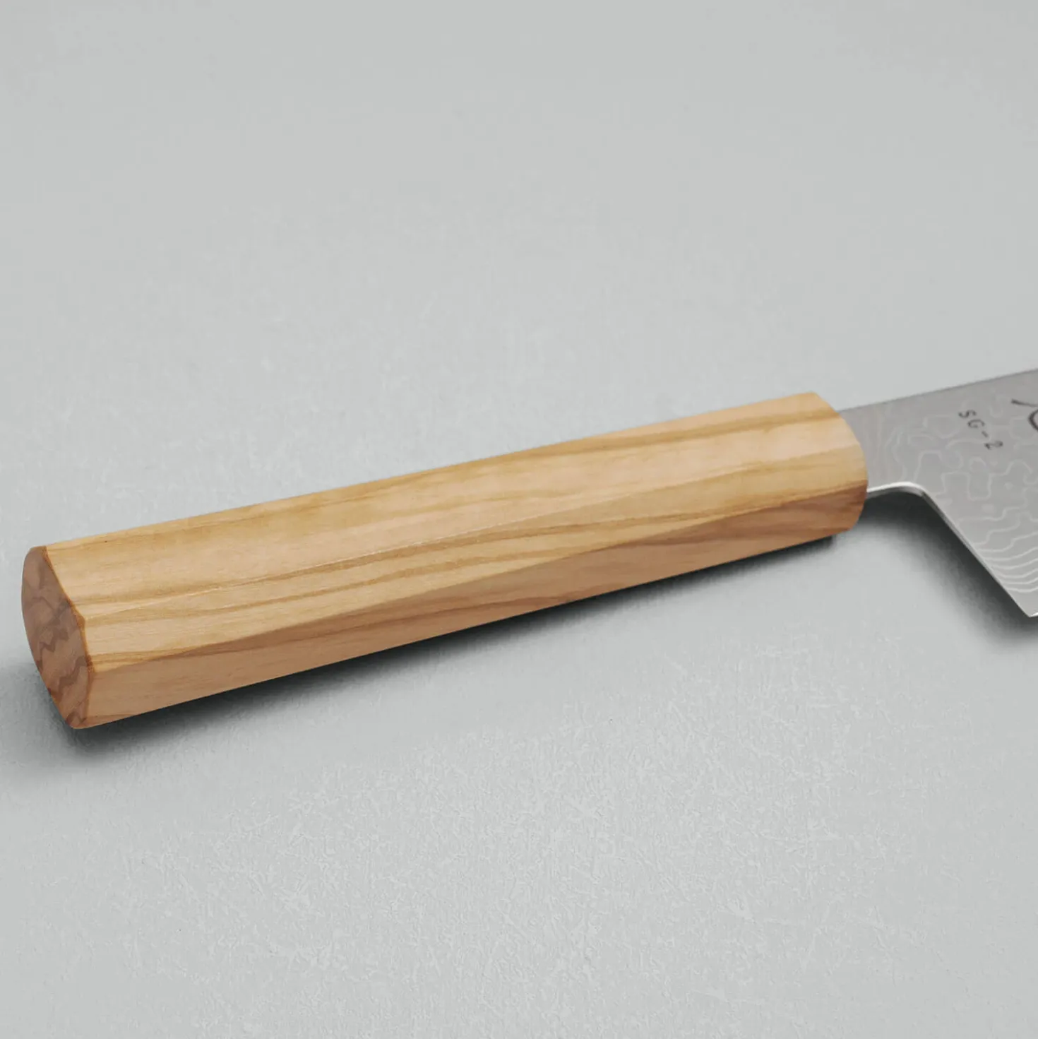 Hatsukokoro Ryuhyo SG2 Damast Olive Santoku 18 cm