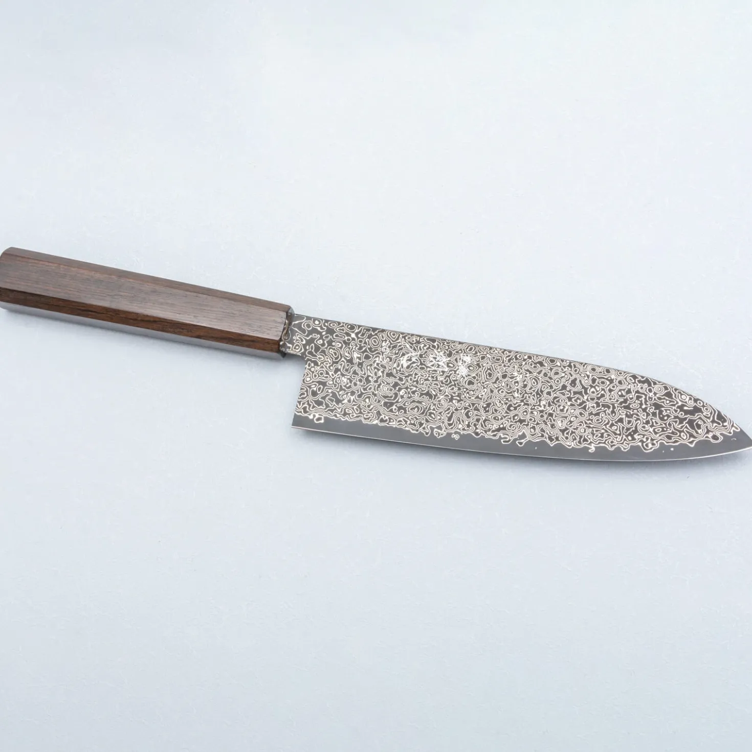 Hatsukokoro Saihyo SG2 Nickel Damast Santoku 18 cm