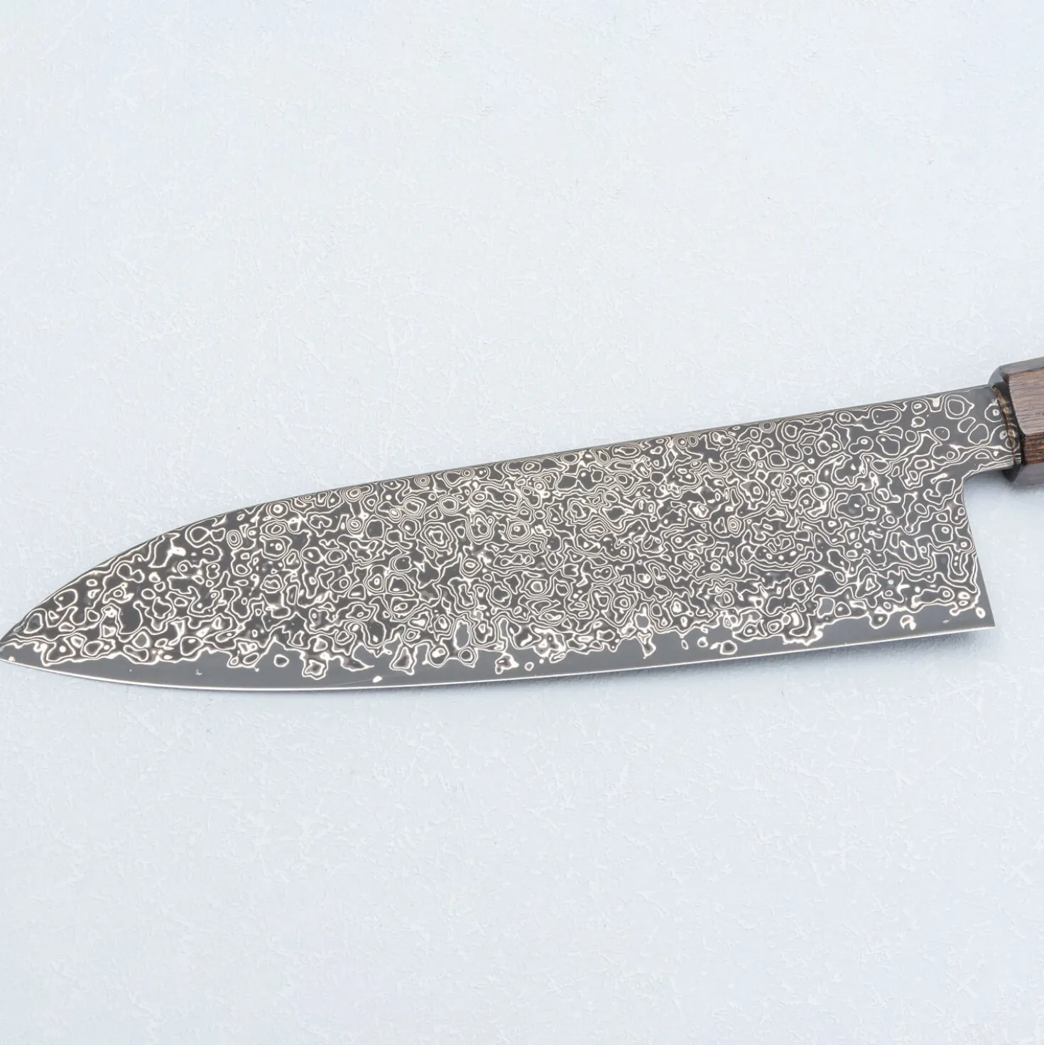 Hatsukokoro Saihyo SG2 Nickel Damast Santoku 18 cm