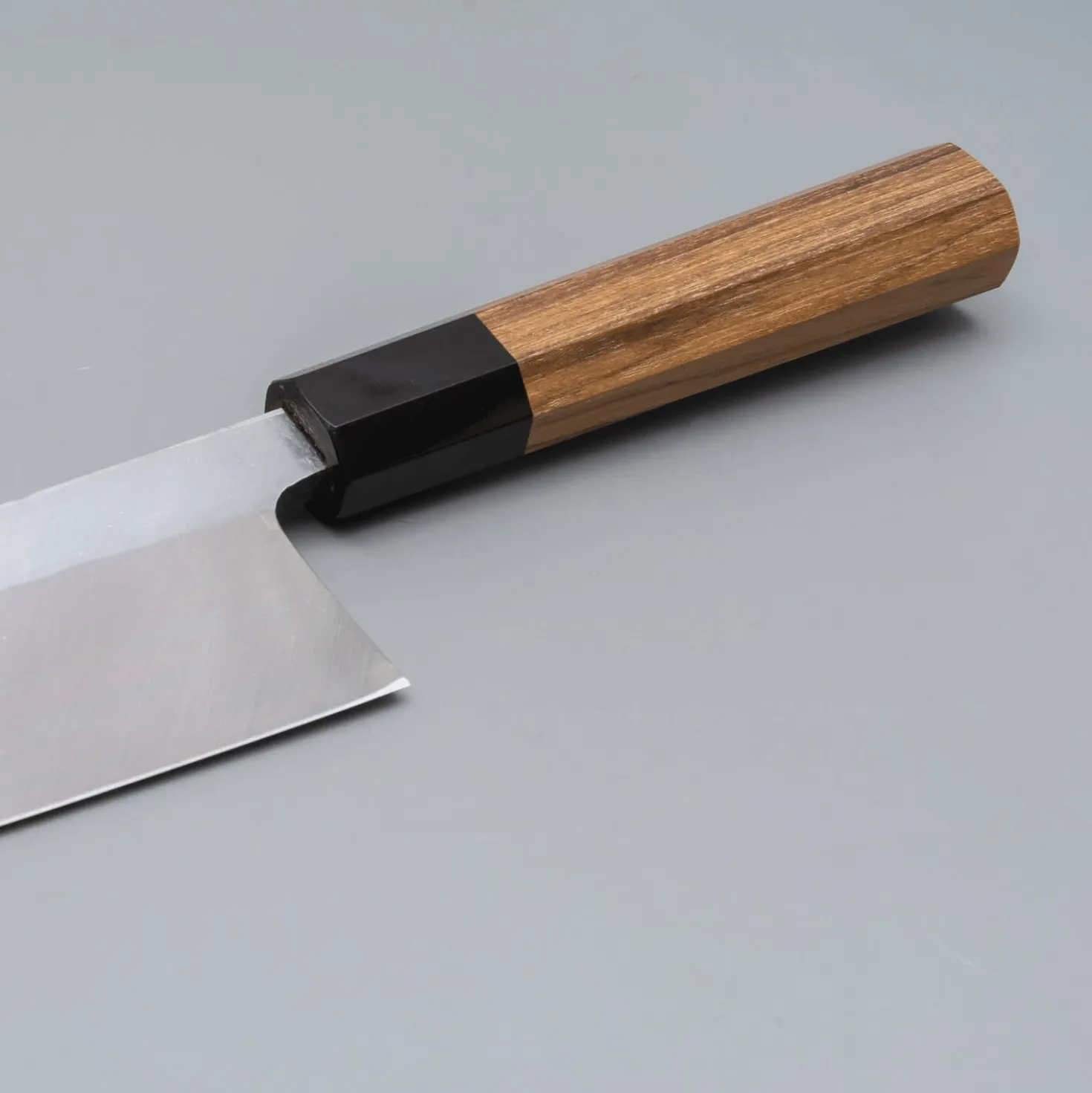 Hatsukokoro Shirasagi Kurouchi Single Bevel Kiritsuke Deba 18 cm