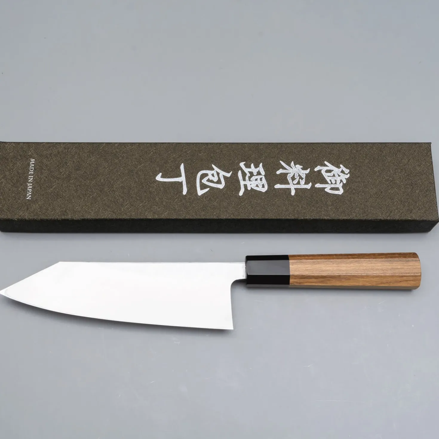 Hatsukokoro Shirasagi Kurouchi Single Bevel Kiritsuke Deba 18 cm