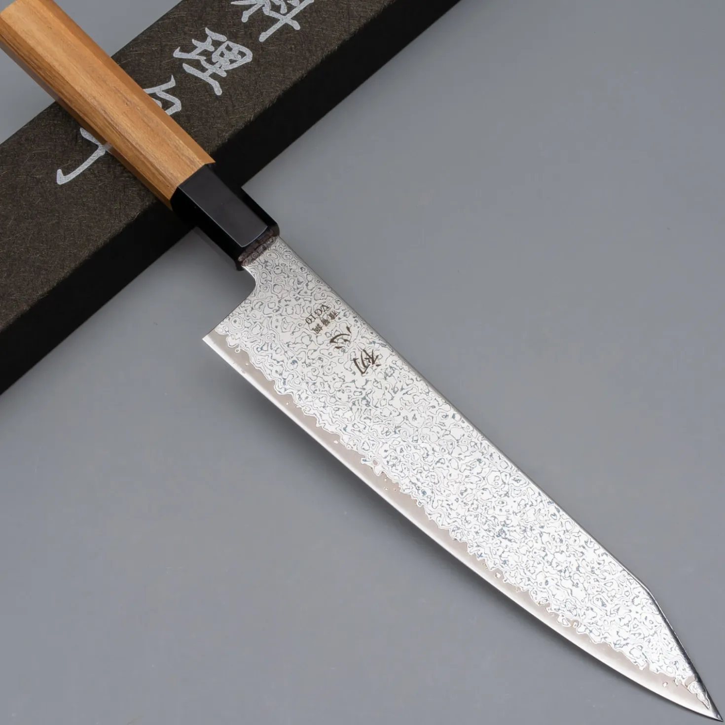 Hatsukokoro Sunaarashi VG10 Damast Kiritsuke Gyuto 21 cm