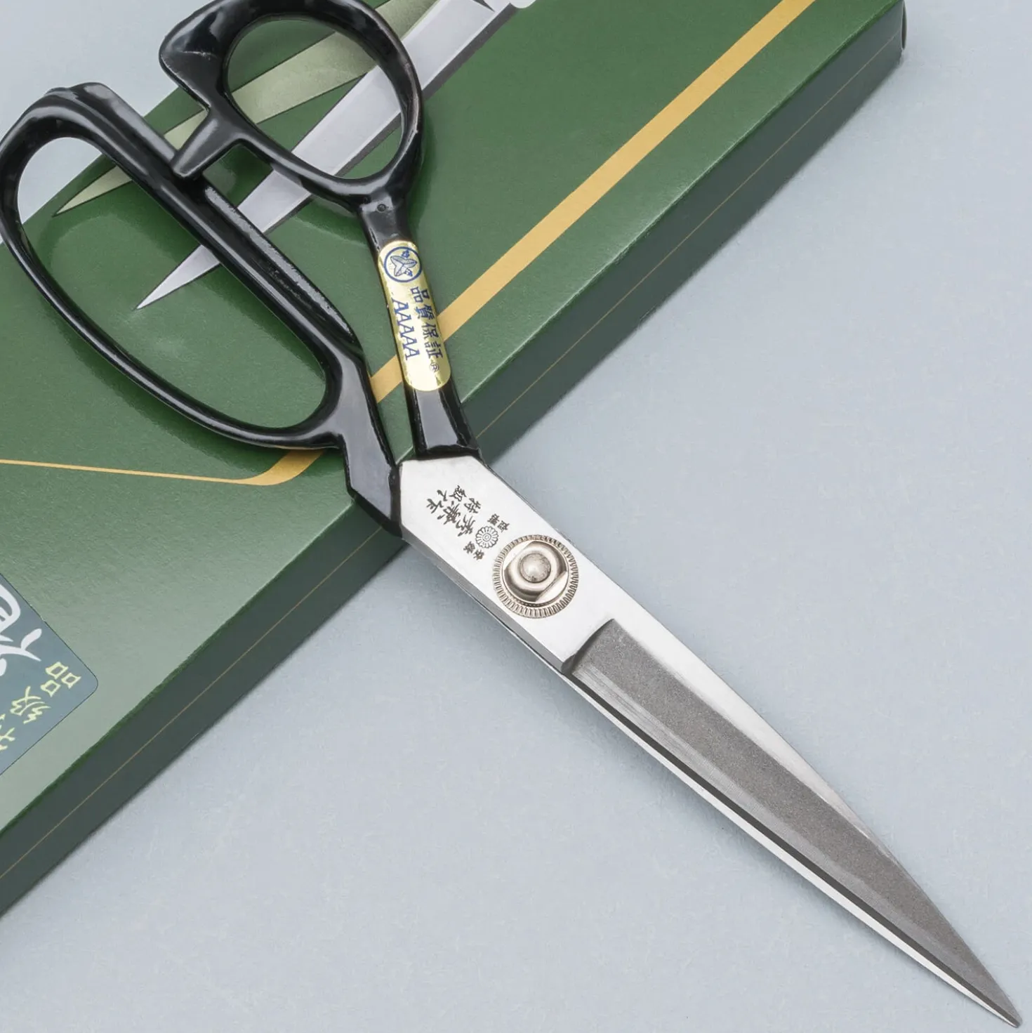 Hidekane NO. 501 Japanse Stofschaar 24 cm