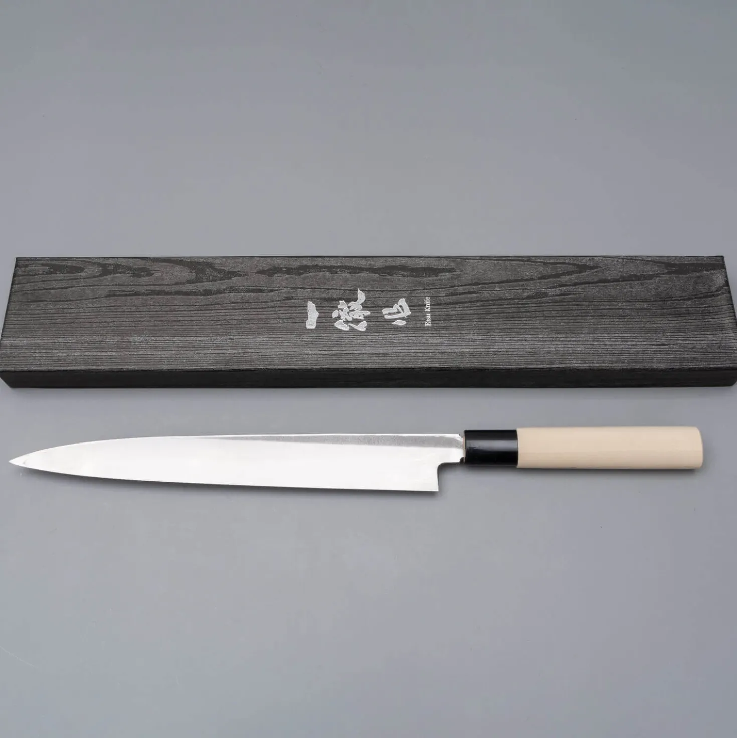 Ittetsu Uraoshi Shiro #2 Yanagiba 27 cm