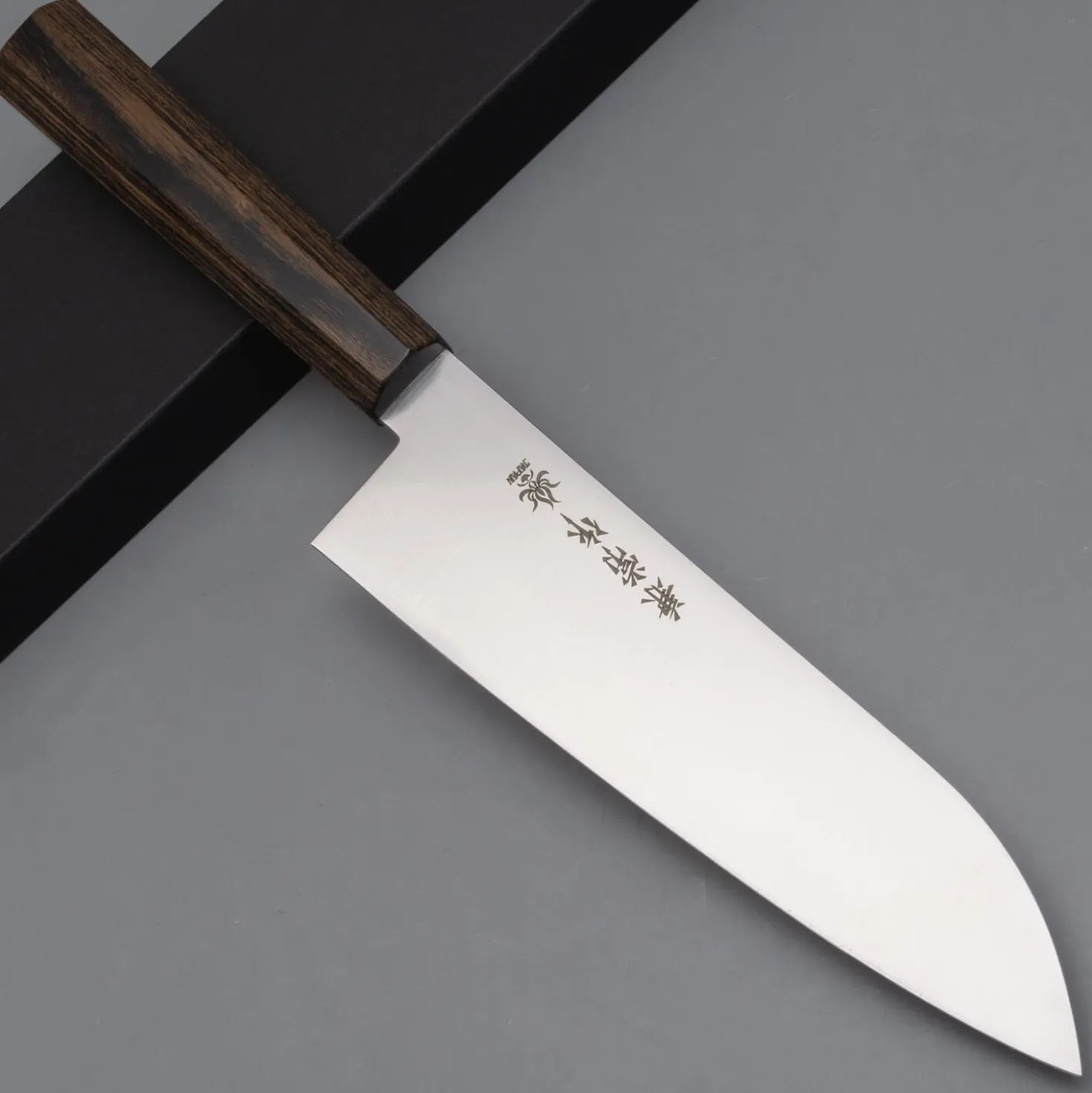 Kanetsune VG10 Monosteel Santoku 18 cm
