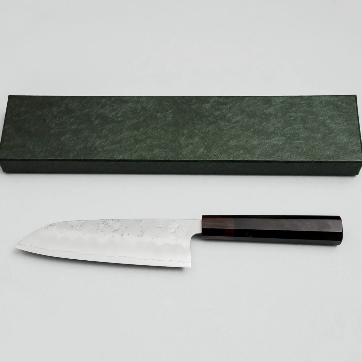 Kazoku Ginsan Nashiji Ebony Santoku 17 cm
