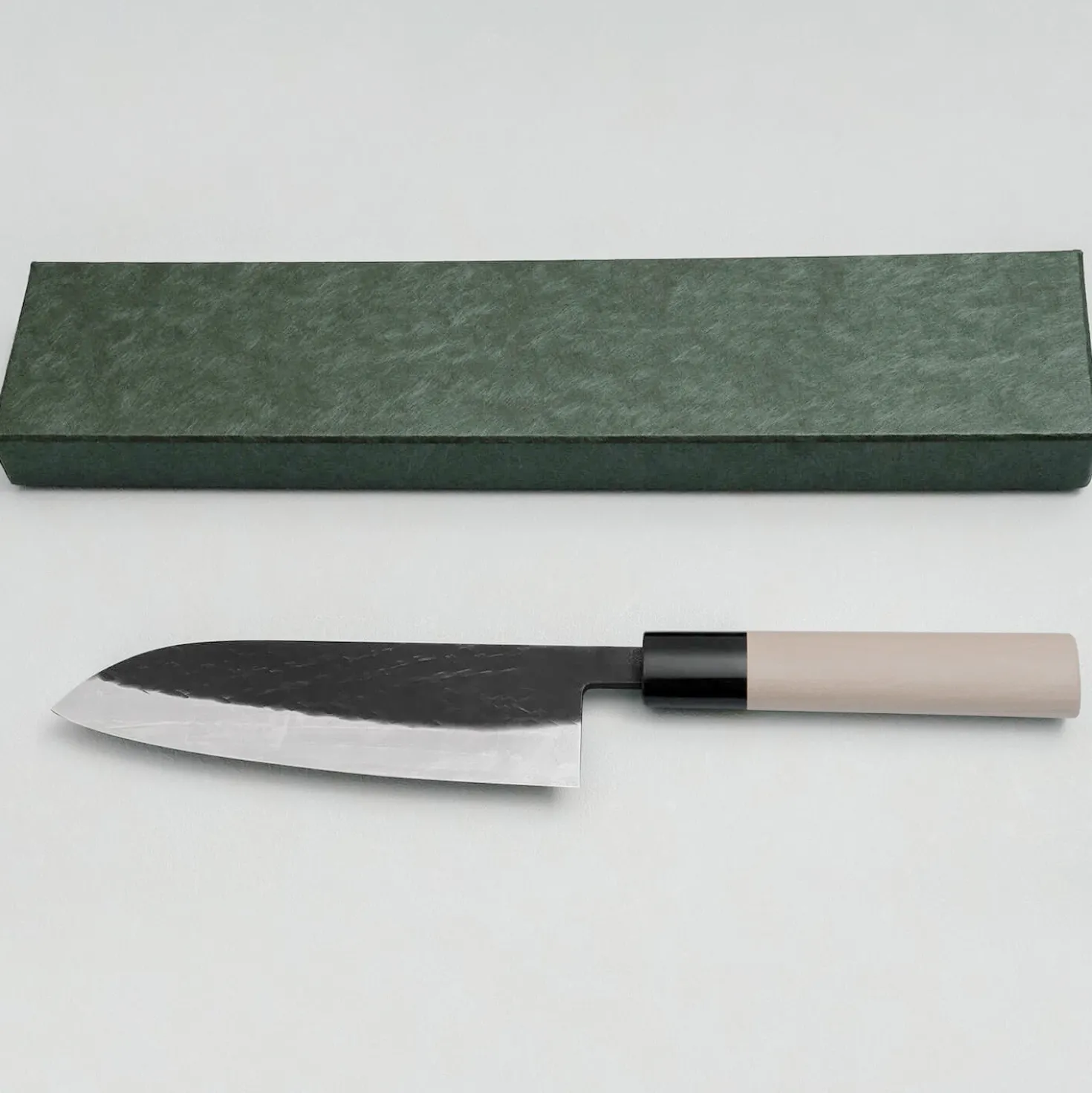 Kazoku Kaji Black Santoku 17 cm