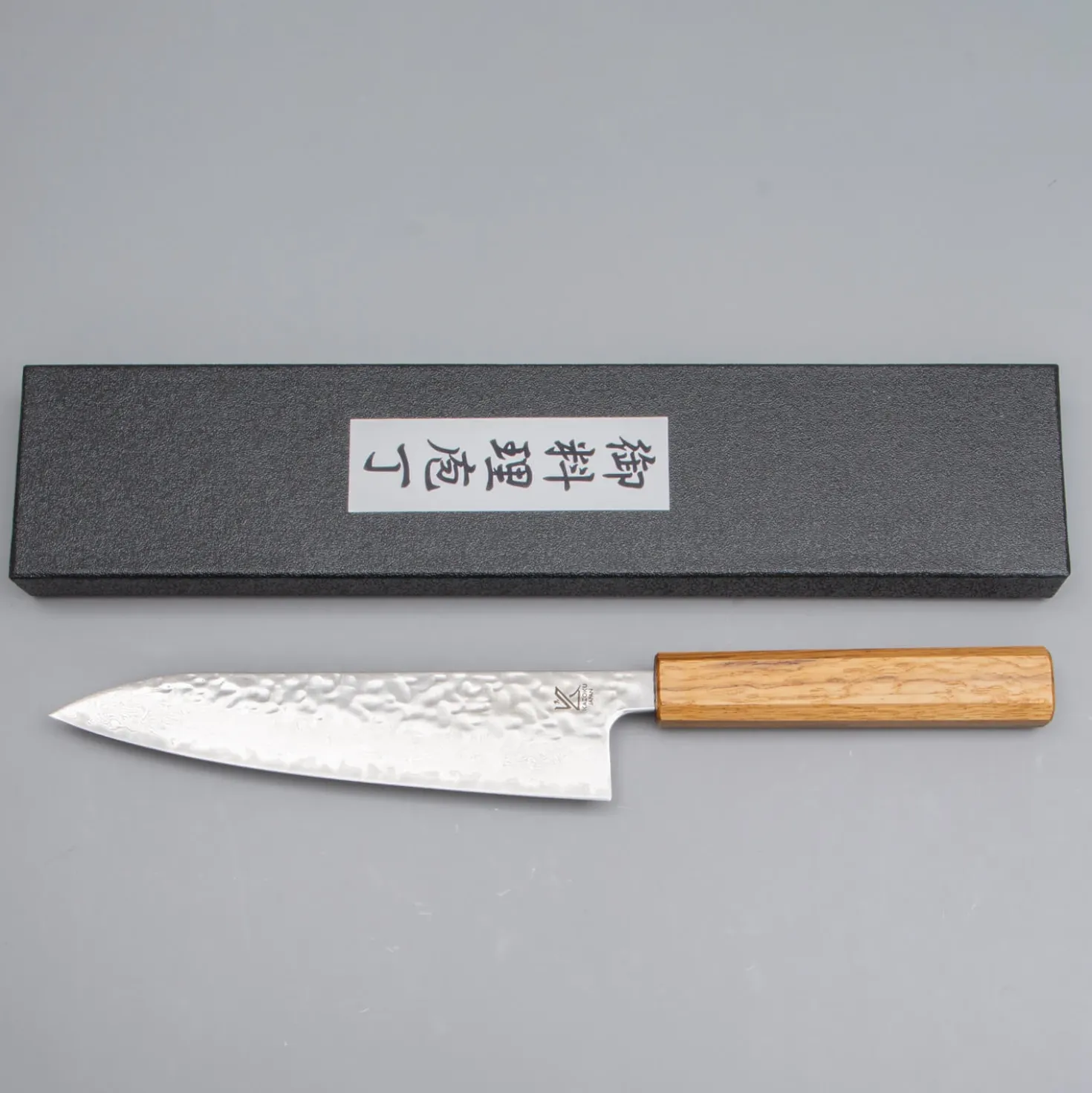 Kazoku Mabushii Gyuto 18 cm