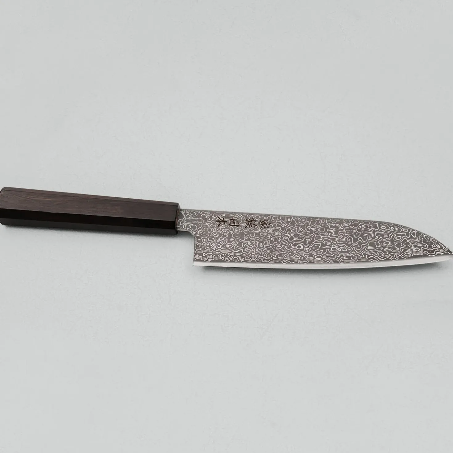 Kazoku Rinmon Ebony Santoku 18 cm