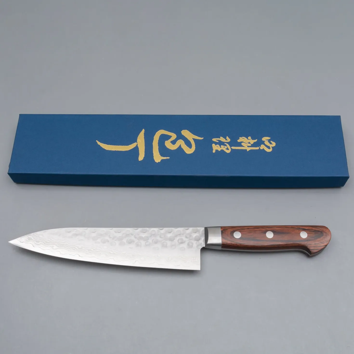 Kazoku Takahiro Santoku 18 cm