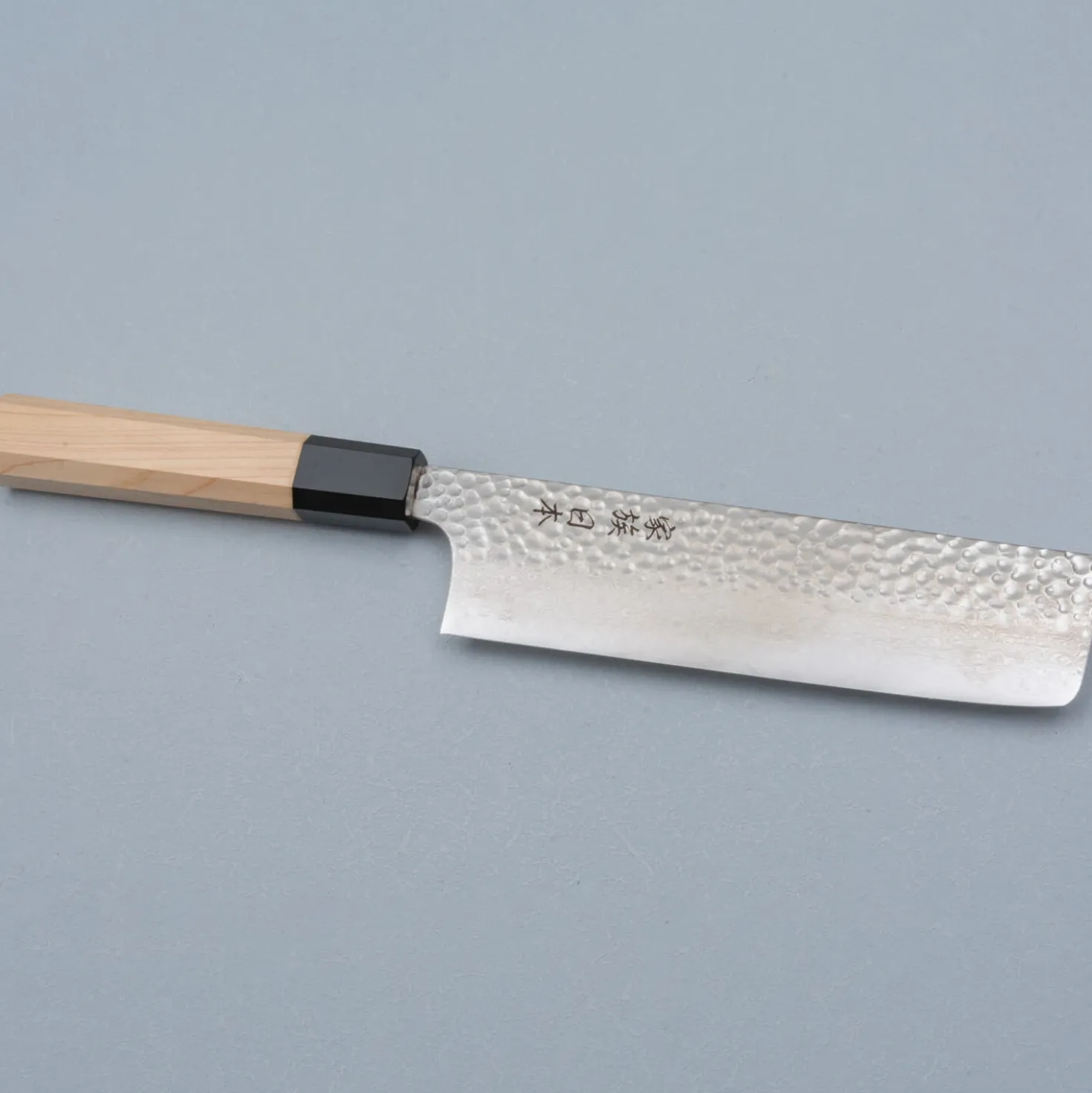 Kazoku Uteki Premium Hinoki Nakiri 18 cm