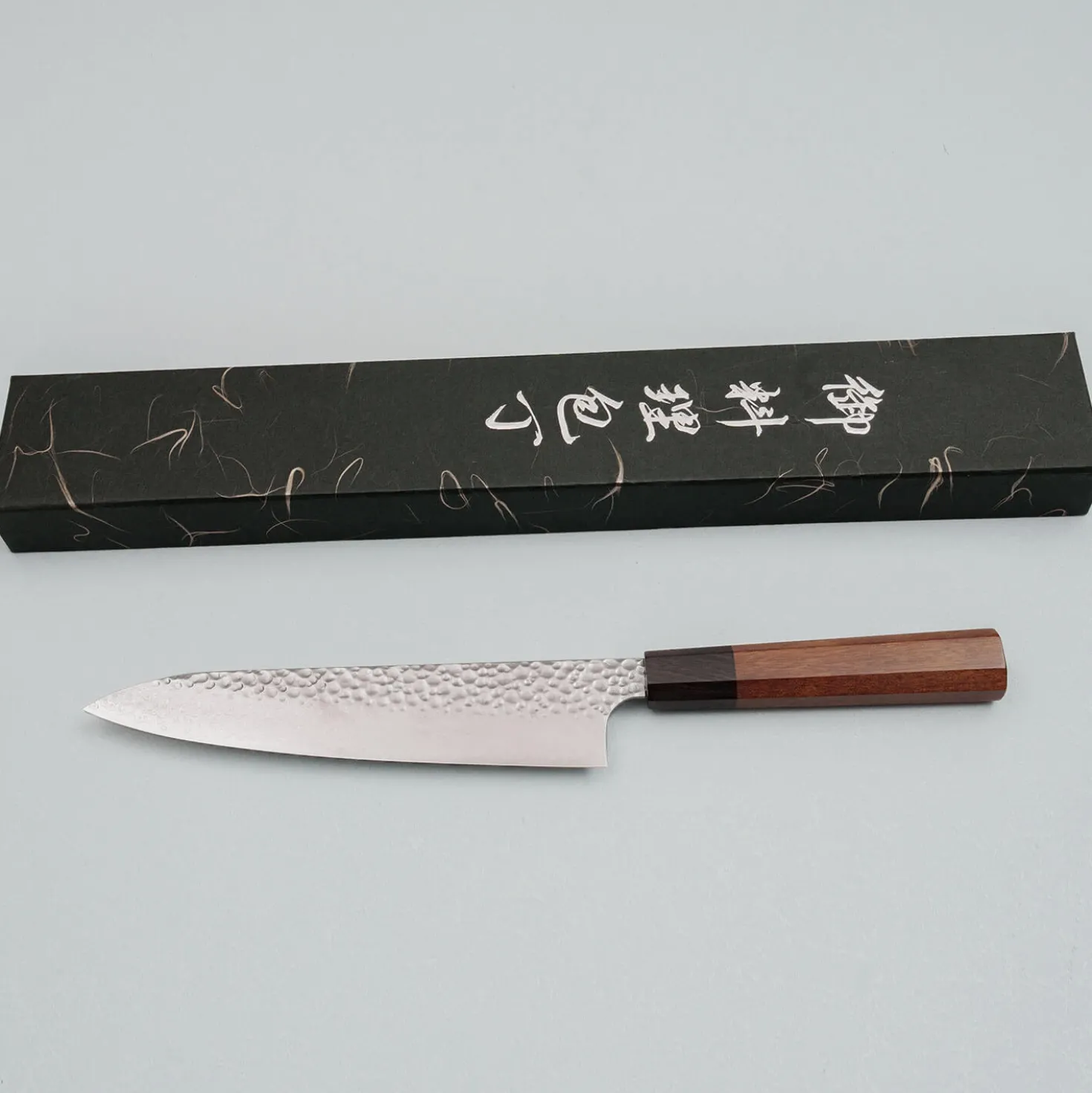 Kazoku Uteki Premium Rosewood Gyuto 21 cm