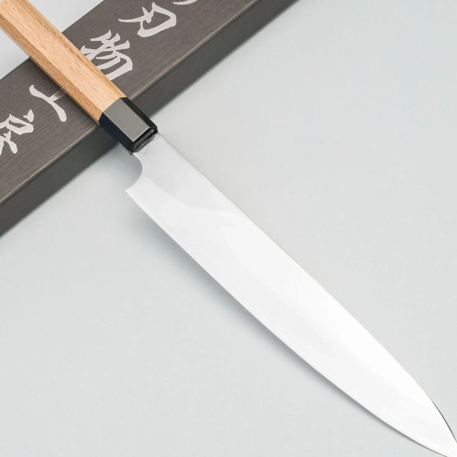 Kenshiro Hatono ZDP189 Oak Sujihiki 24 cm