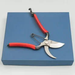 Kobayashi Seikyo Snoeischaar B-2 20 cm + Leren hoes