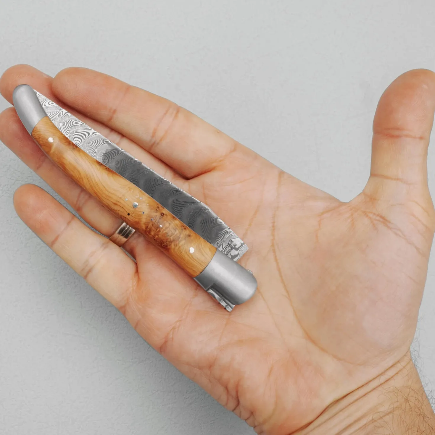 Laguiole en Aubrac Balbach Damast Zakmes Jeneverbes 12 cm