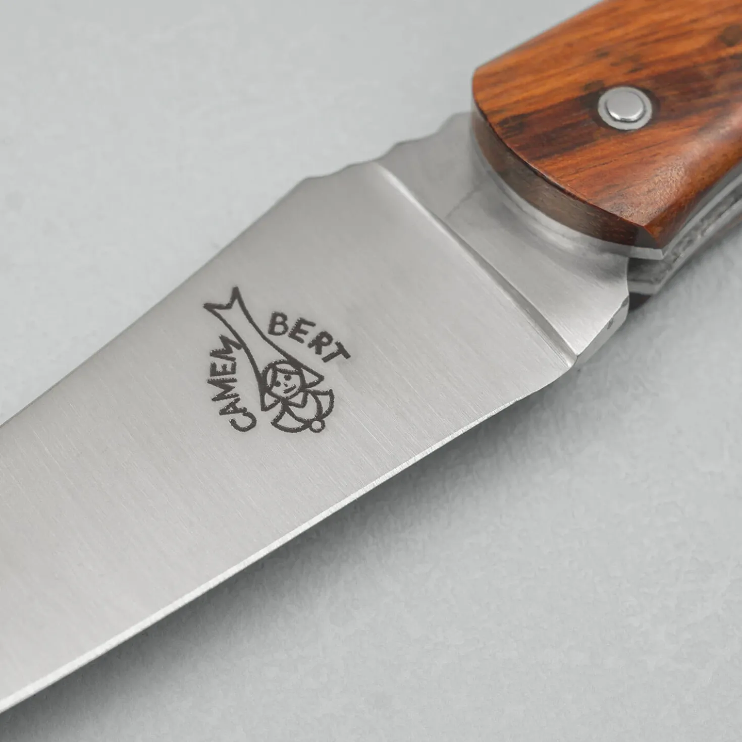 Laguiole en Aubrac Camembert Snakewood Zakmes