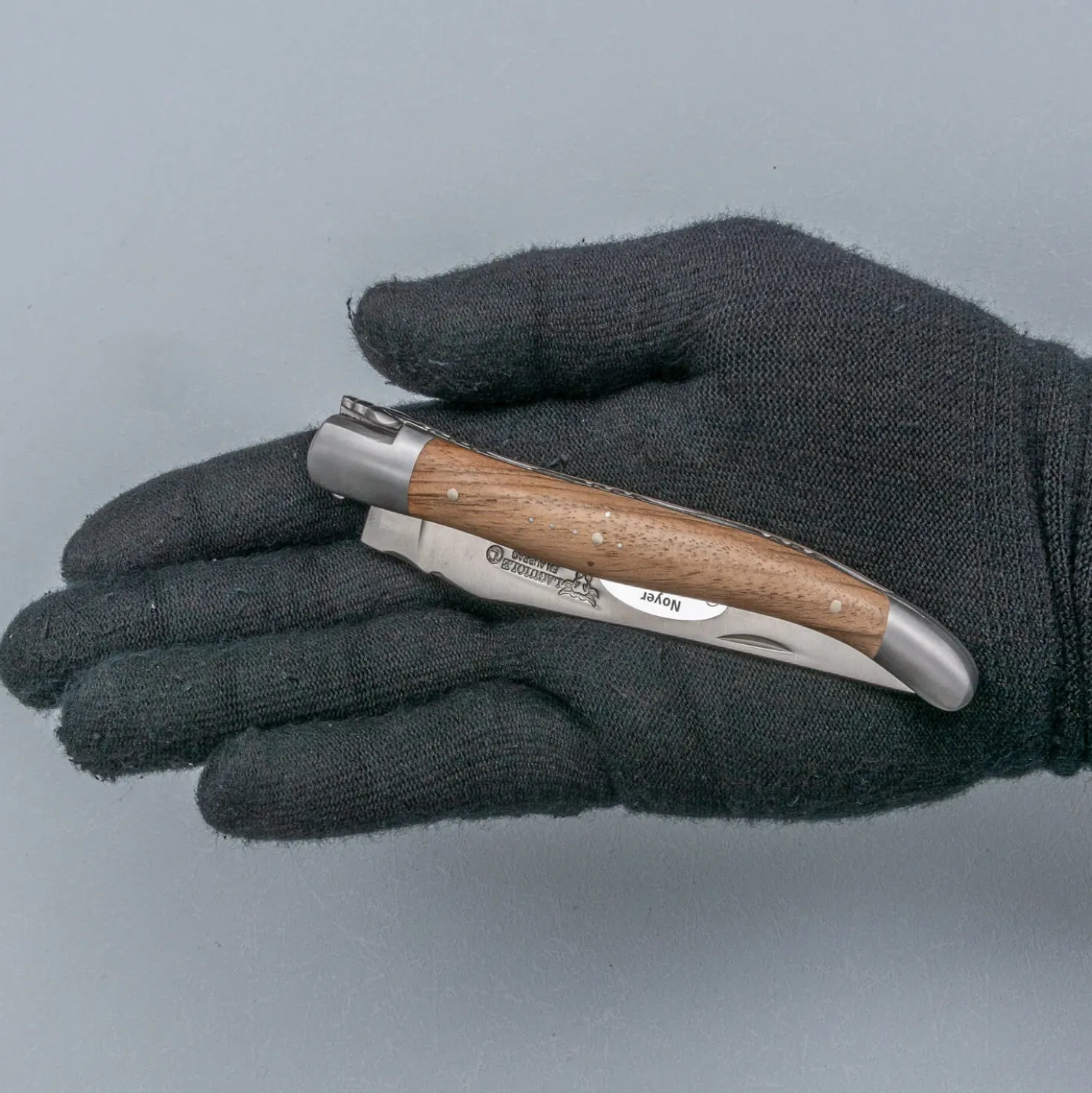 Laguiole en Aubrac Classic Zakmes Walnoothout 12 cm