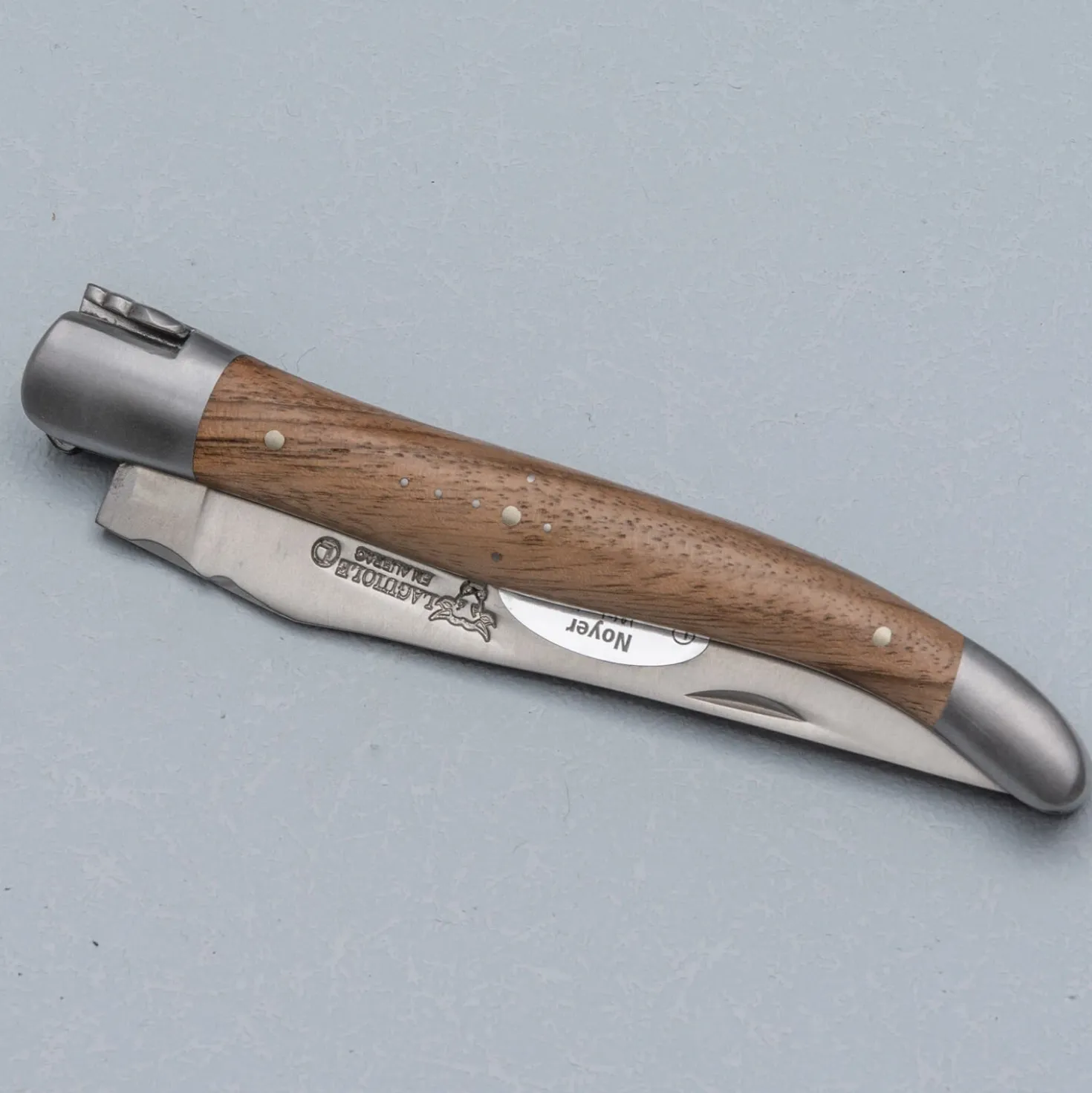 Laguiole en Aubrac Classic Zakmes Walnoothout 12 cm