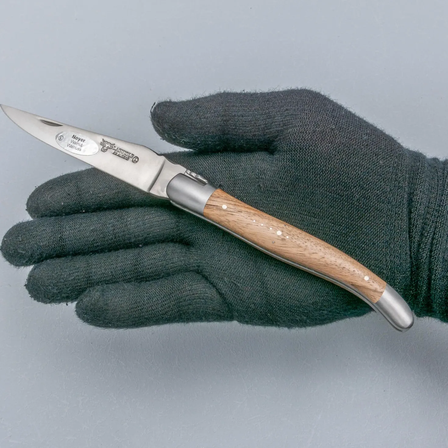 Laguiole en Aubrac Classic Zakmes Walnoothout 12 cm