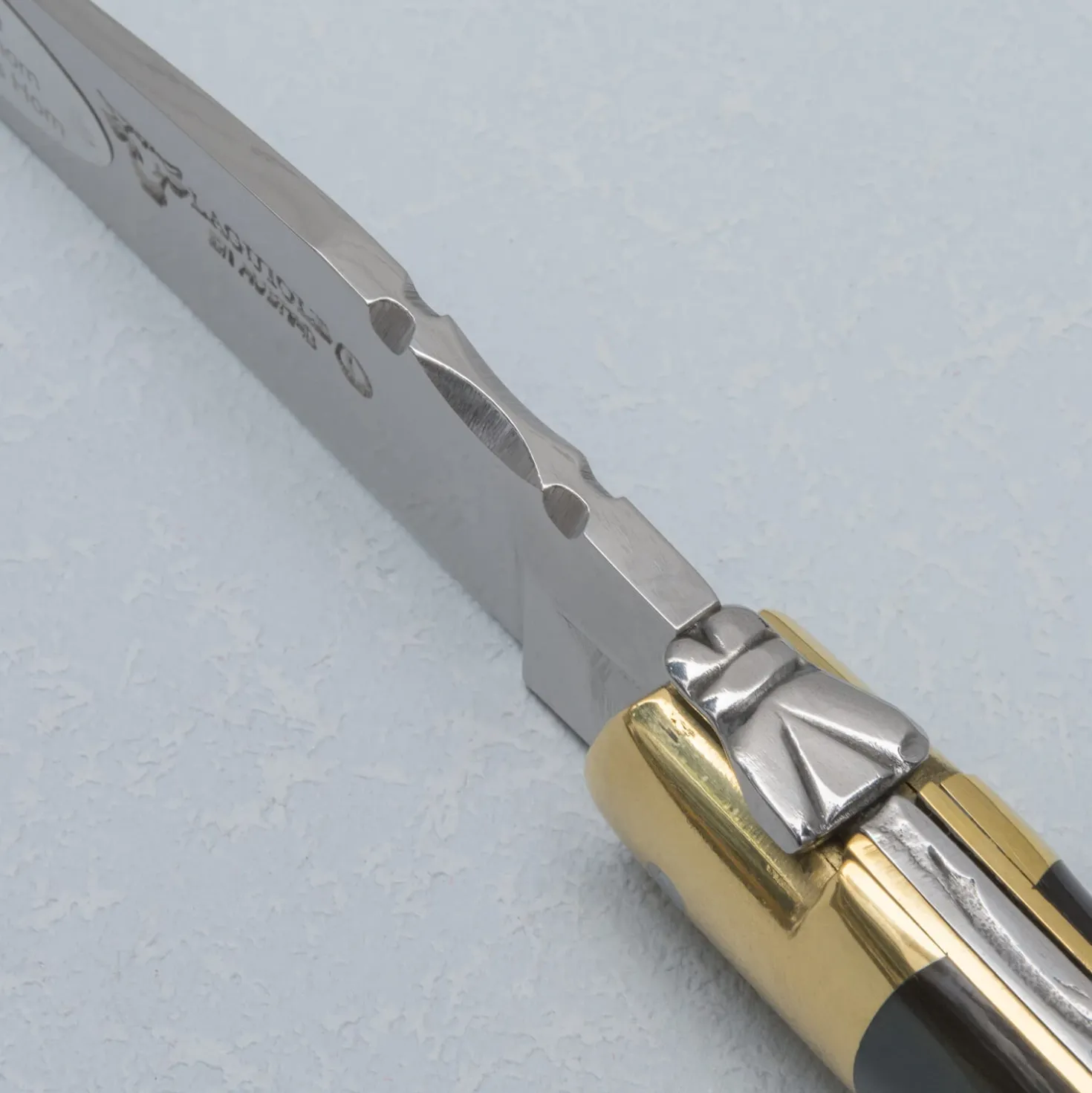 Laguiole en Aubrac Classic Zakmes Hoorn Zwart 12 cm