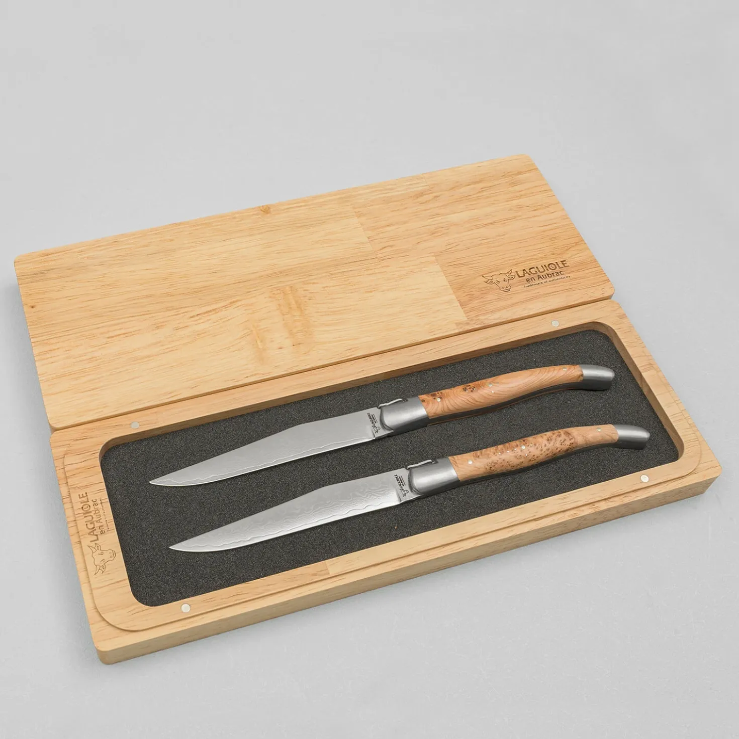 Laguiole en Aubrac Damascus Steakmes Jeneverbes 2 delig
