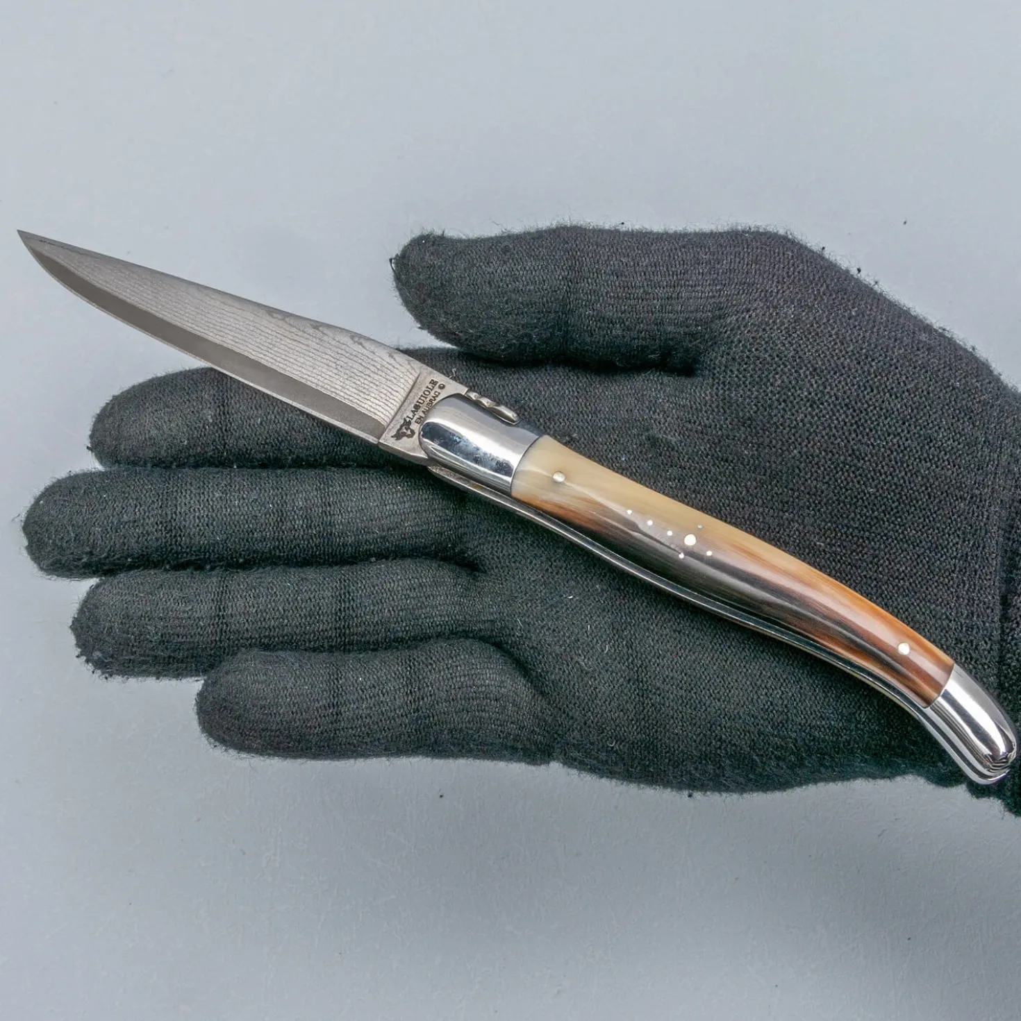 Laguiole en Aubrac Damast Zakmes Hoorn 12 cm