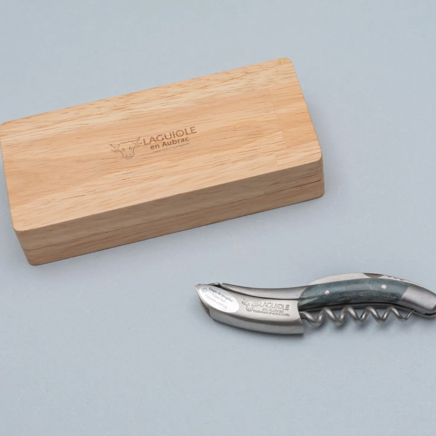 Laguiole en Aubrac Kelnersmes Blue Poplar Burl