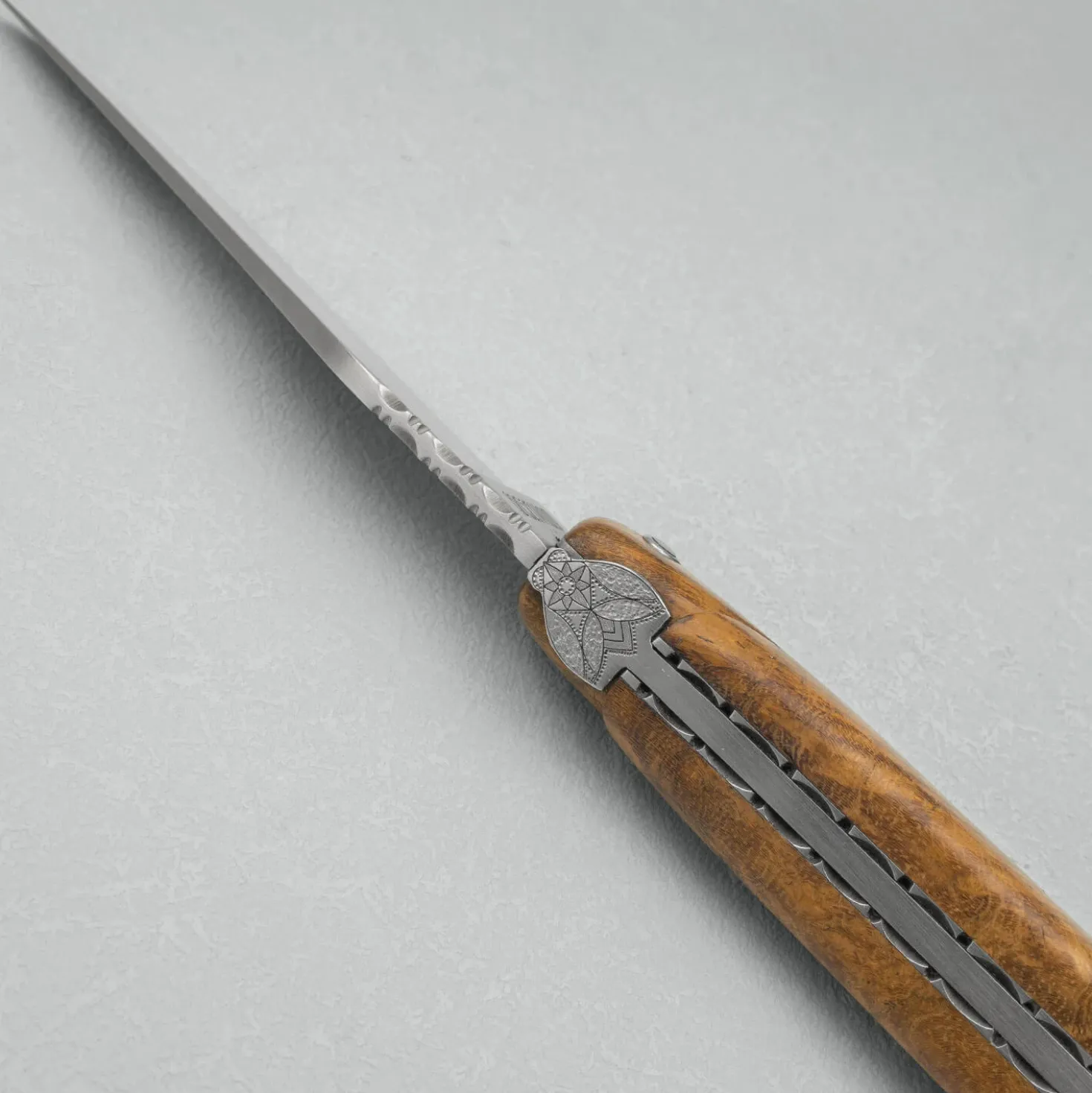 Laguiole en Aubrac Queen Bee Zakmes Teak 12 cm