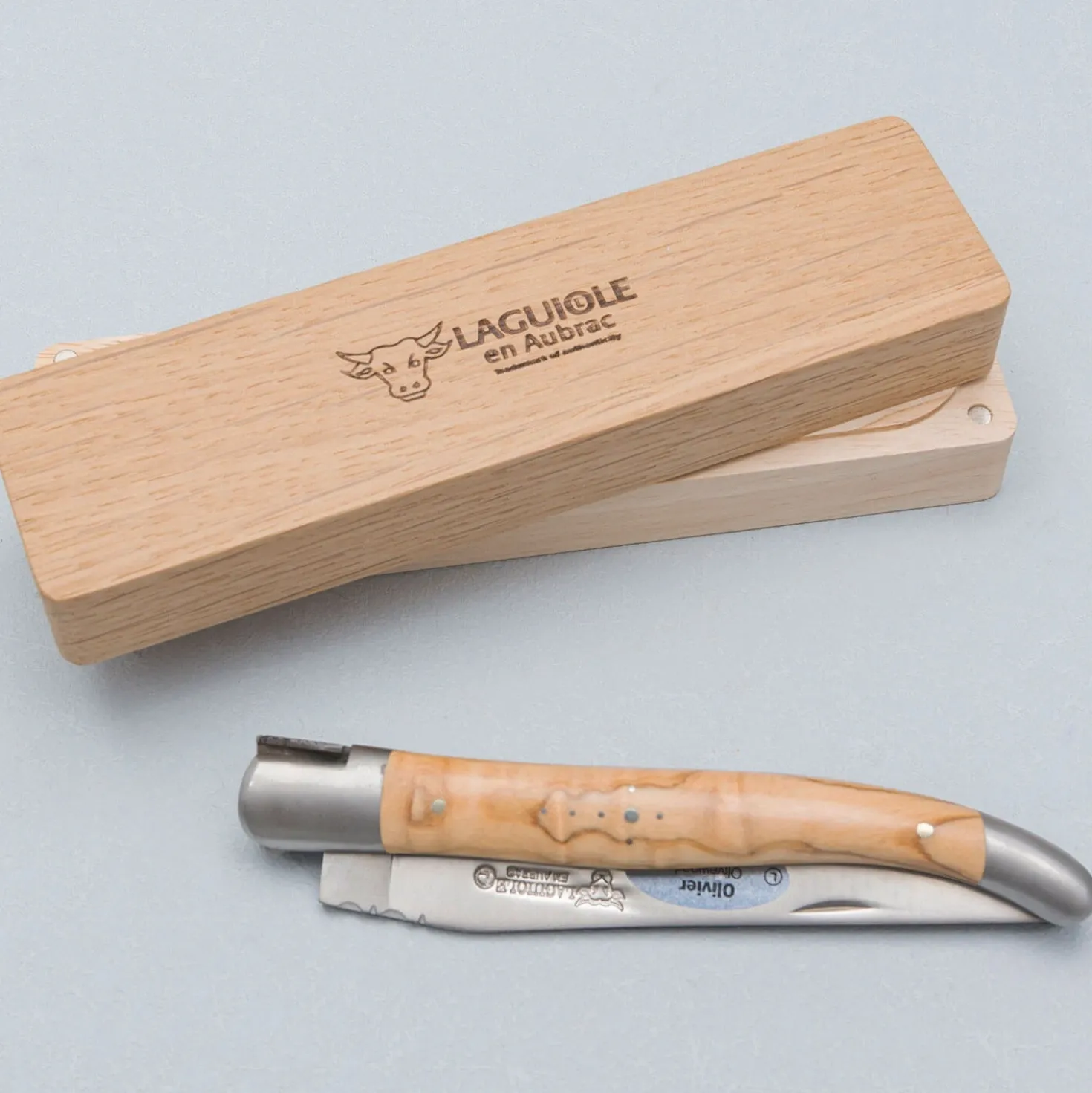 Laguiole en Aubrac Zakmes Olijfhout L' Elegant 12 cm