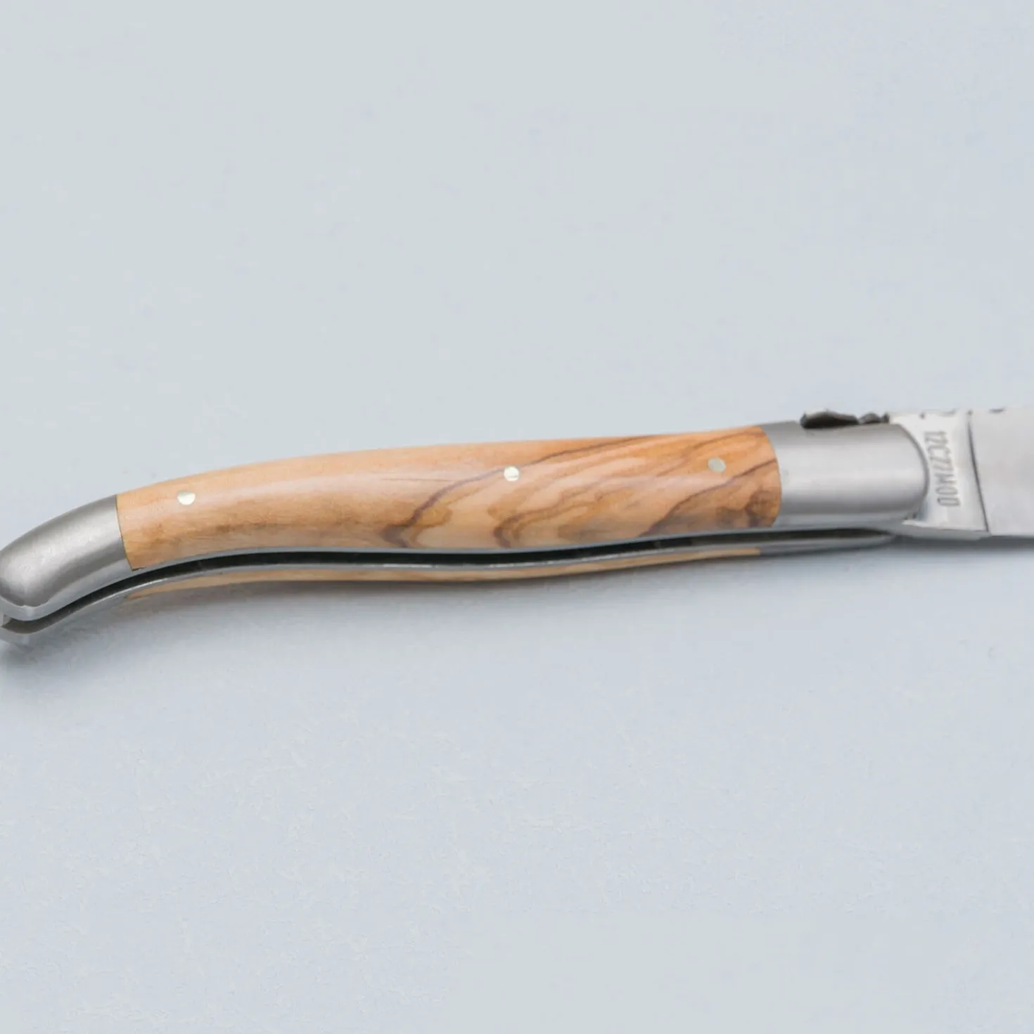 Laguiole en Aubrac Zakmes Olijfhout L' Elegant 12 cm