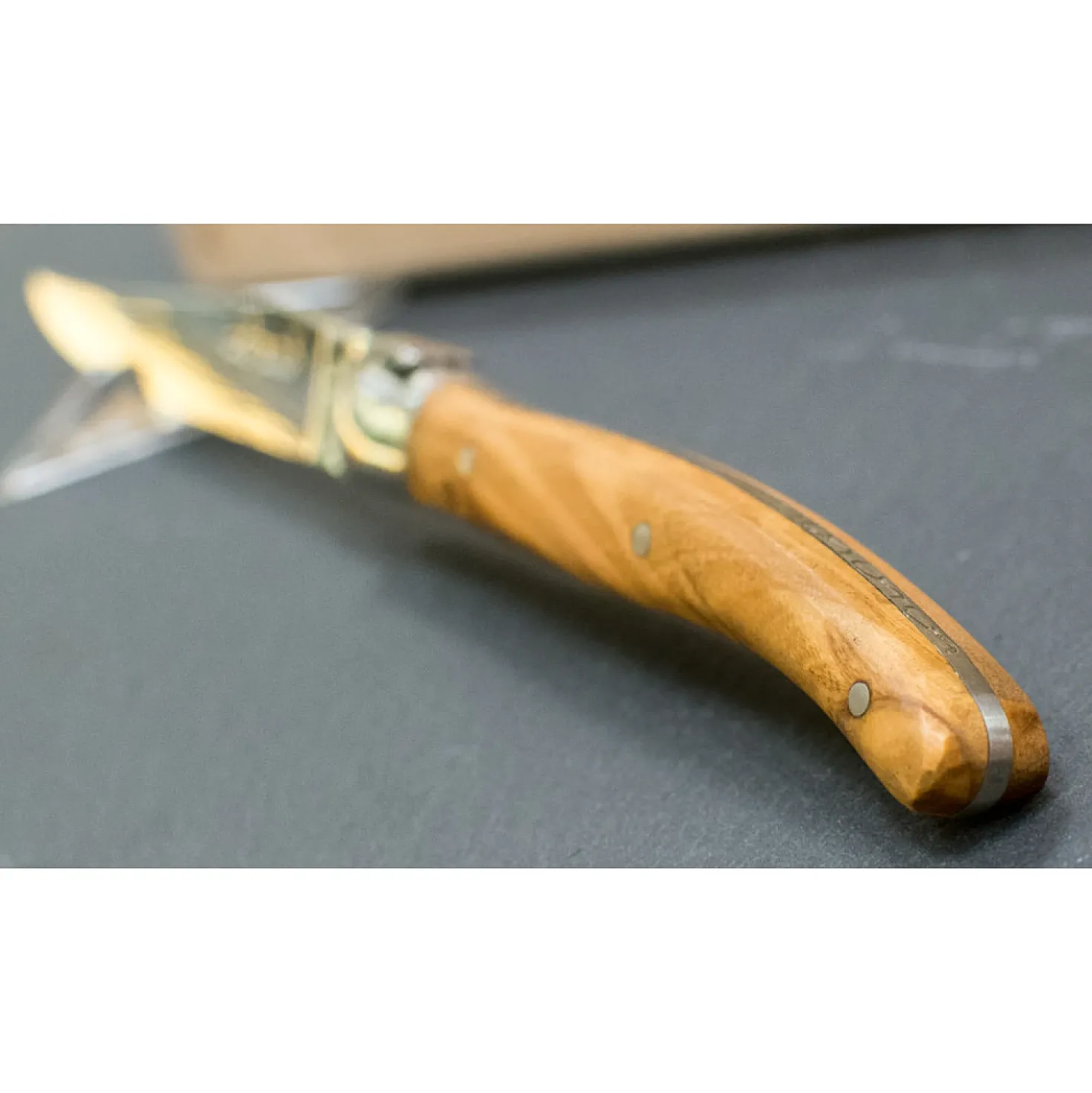 Laguiole Steakmessen Jean Dubost Olijfhout