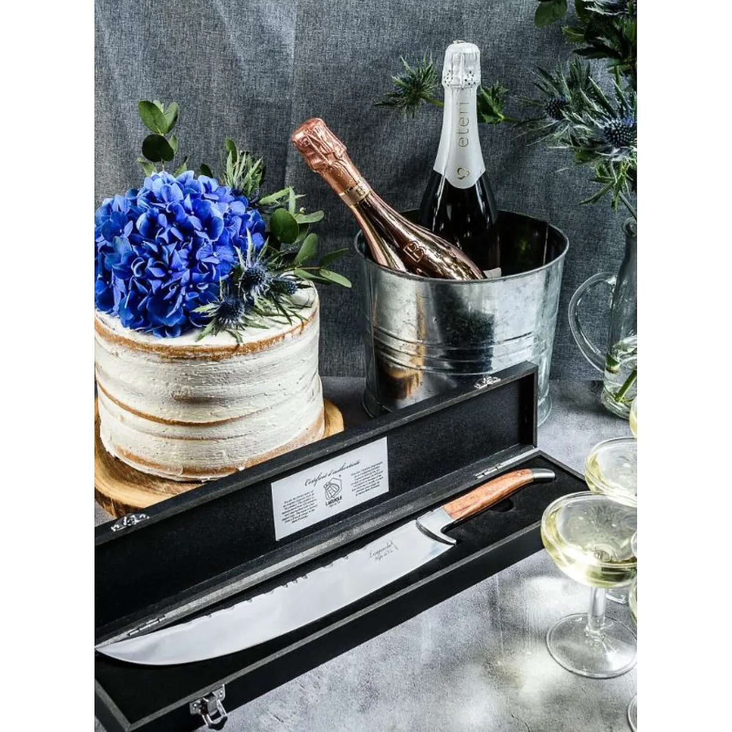 Laguiole Style de Vie Champagnesabel + Kelnersmes Olijfhout