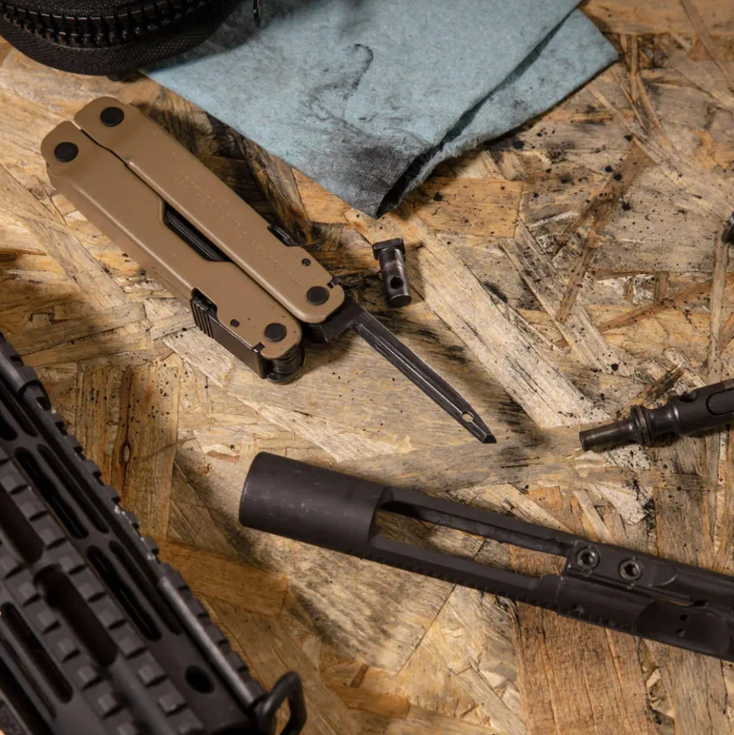 Leatherman Super Tool 300 M Multitool Coyote Tan
