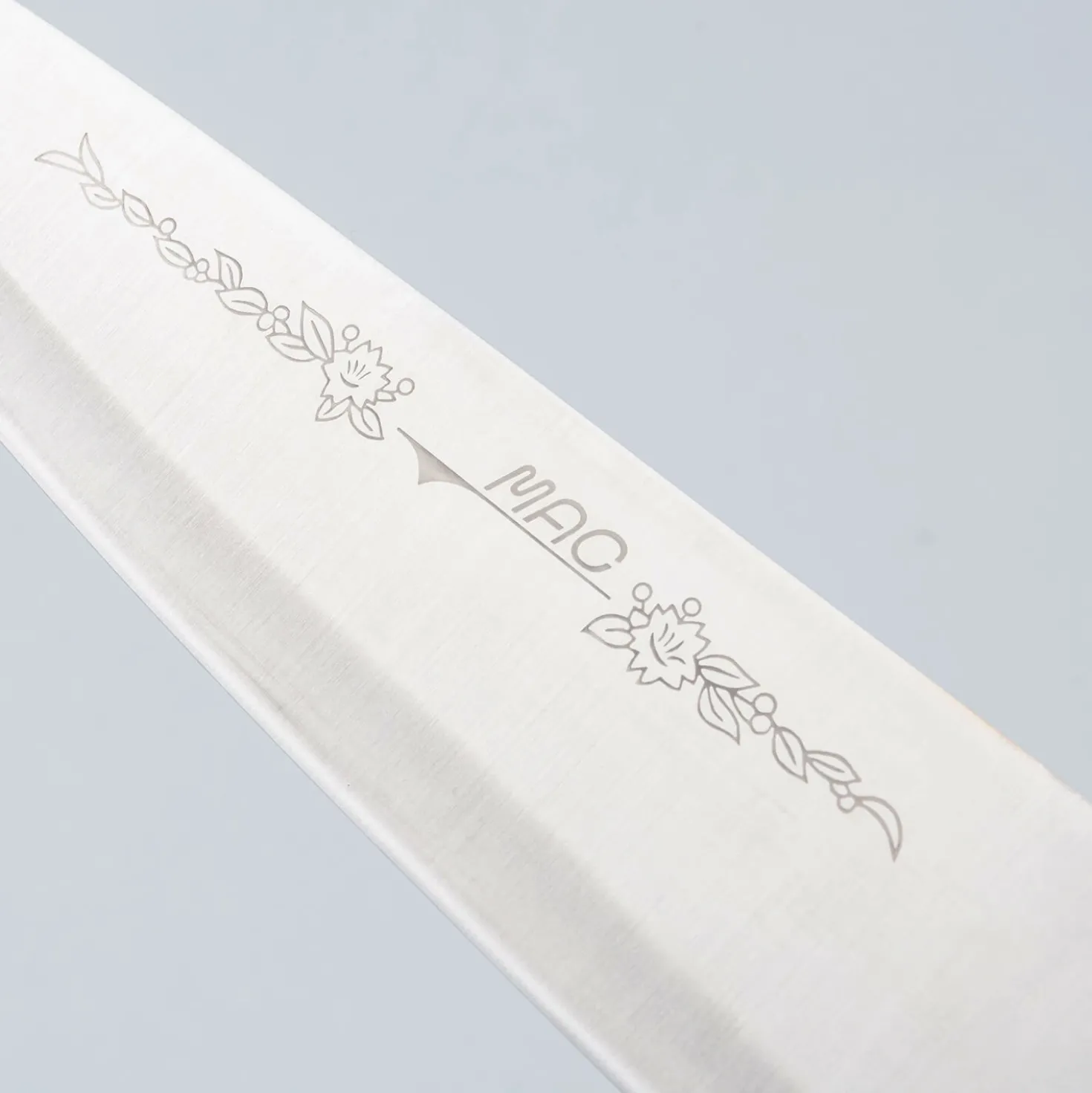 Mac Ultimate Gyuto 23.5 cm